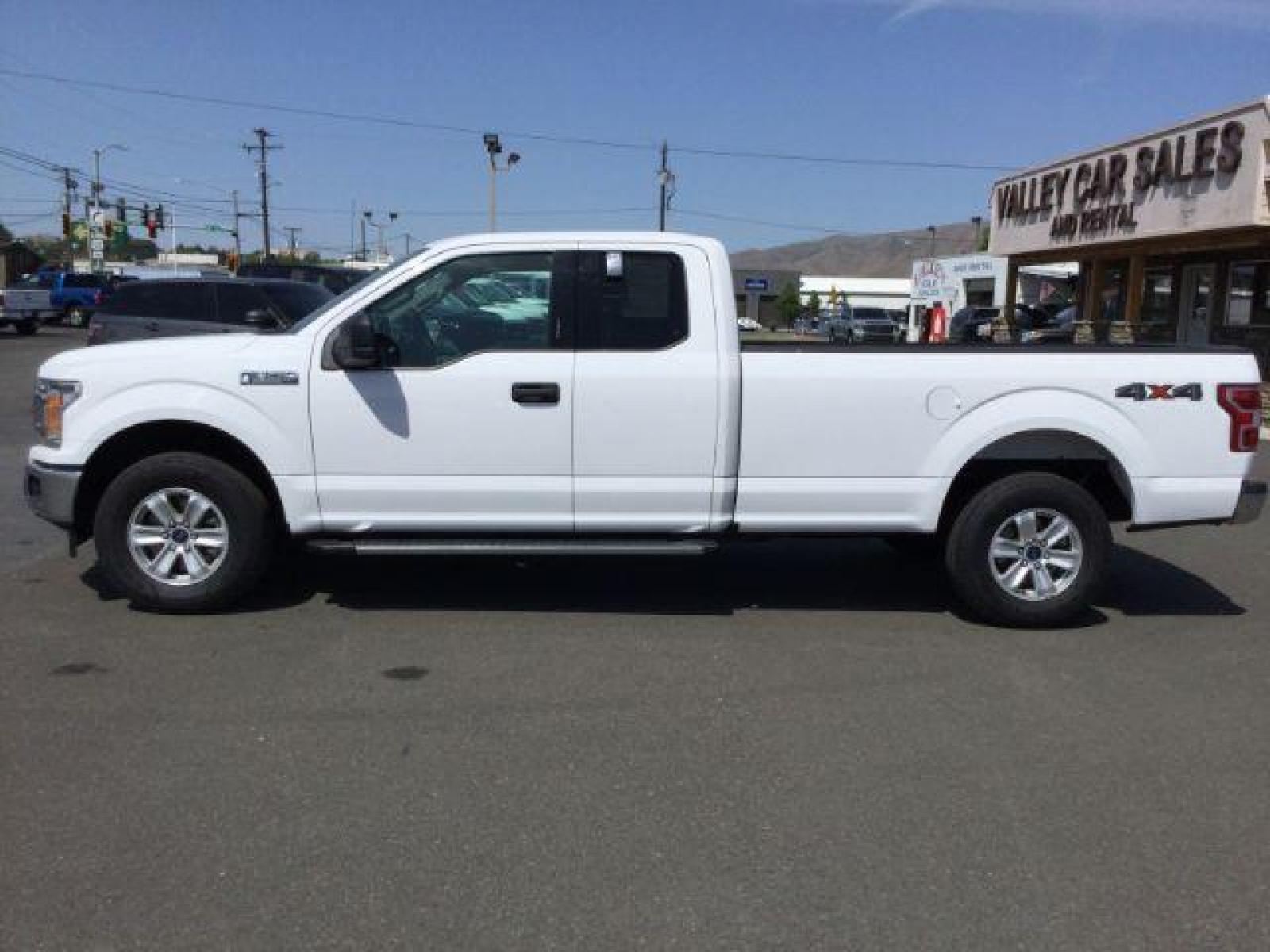 2020 Oxford White /Dark Earth Gray, cloth Ford F-150 XLT SuperCab 8-ft. Bed 4WD (1FTFX1E45LK) with an 3.5L V6 DOHC 24V engine, 6-Speed Automatic transmission, located at 1801 Main Street, Lewiston, 83501, (208) 743-9371, 46.417065, -117.004799 - Photo #1