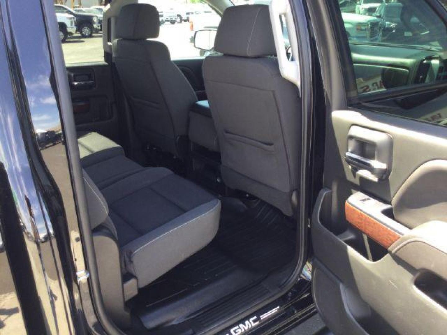 2017 Onyx Black /Dark Ash Seats w/Jet Black Interior Accents, cloth GMC Sierra 1500 SLE Crew Cab Short Box 4WD (3GTU2MEC1HG) with an 5.3L V8 OHV 16V engine, 6-Speed Automatic transmission, located at 1801 Main Street, Lewiston, 83501, (208) 743-9371, 46.417065, -117.004799 - Photo#10