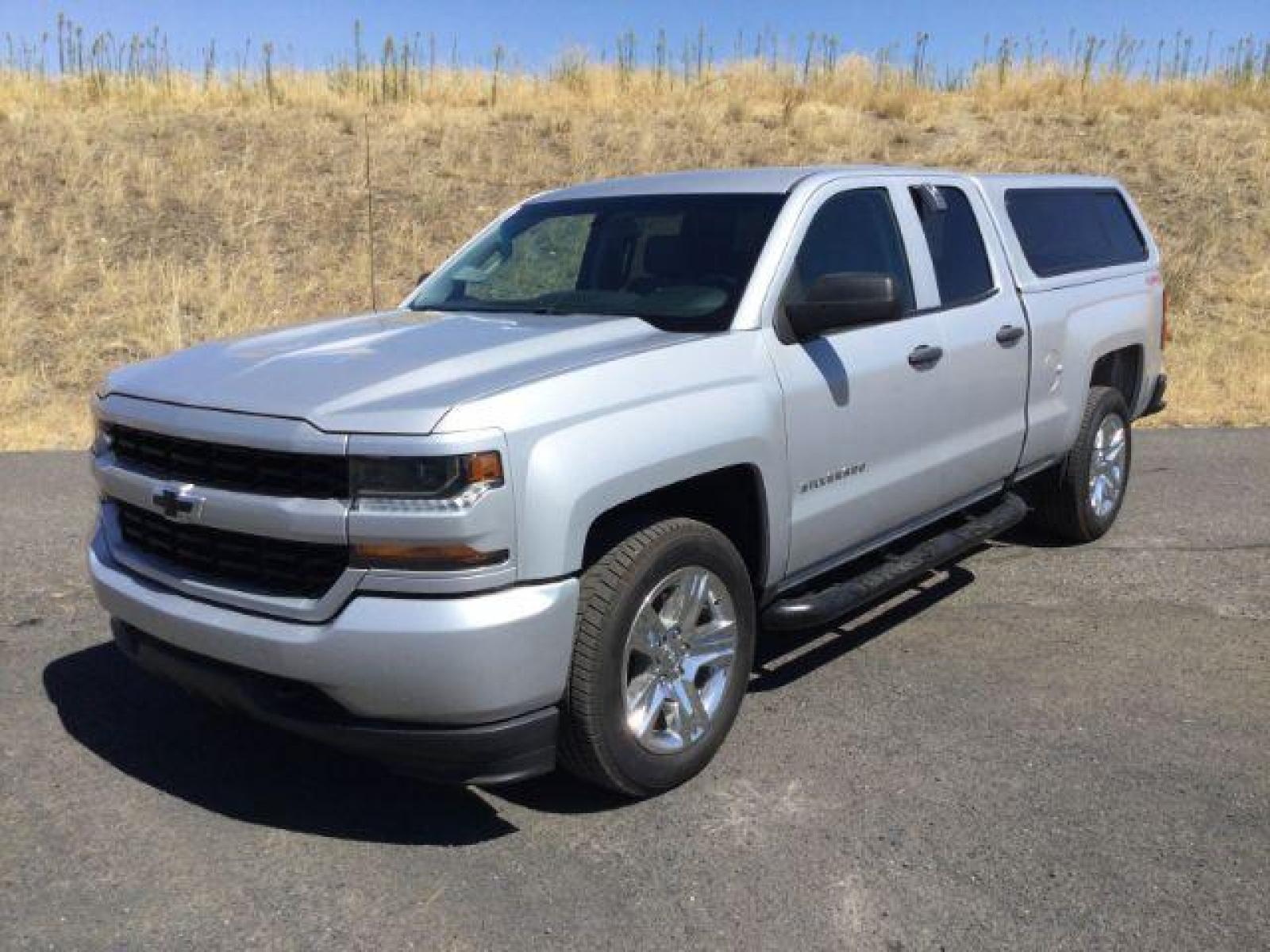 2017 Silver Ice Metallic /GRAY CLOTH Chevrolet Silverado 1500 Custom Double Cab 4WD (1GCVKPEC8HZ) with an 5.3L V8 OHV 16V engine, 6-Speed Automatic transmission, located at 1801 Main Street, Lewiston, 83501, (208) 743-9371, 46.417065, -117.004799 - Photo #0