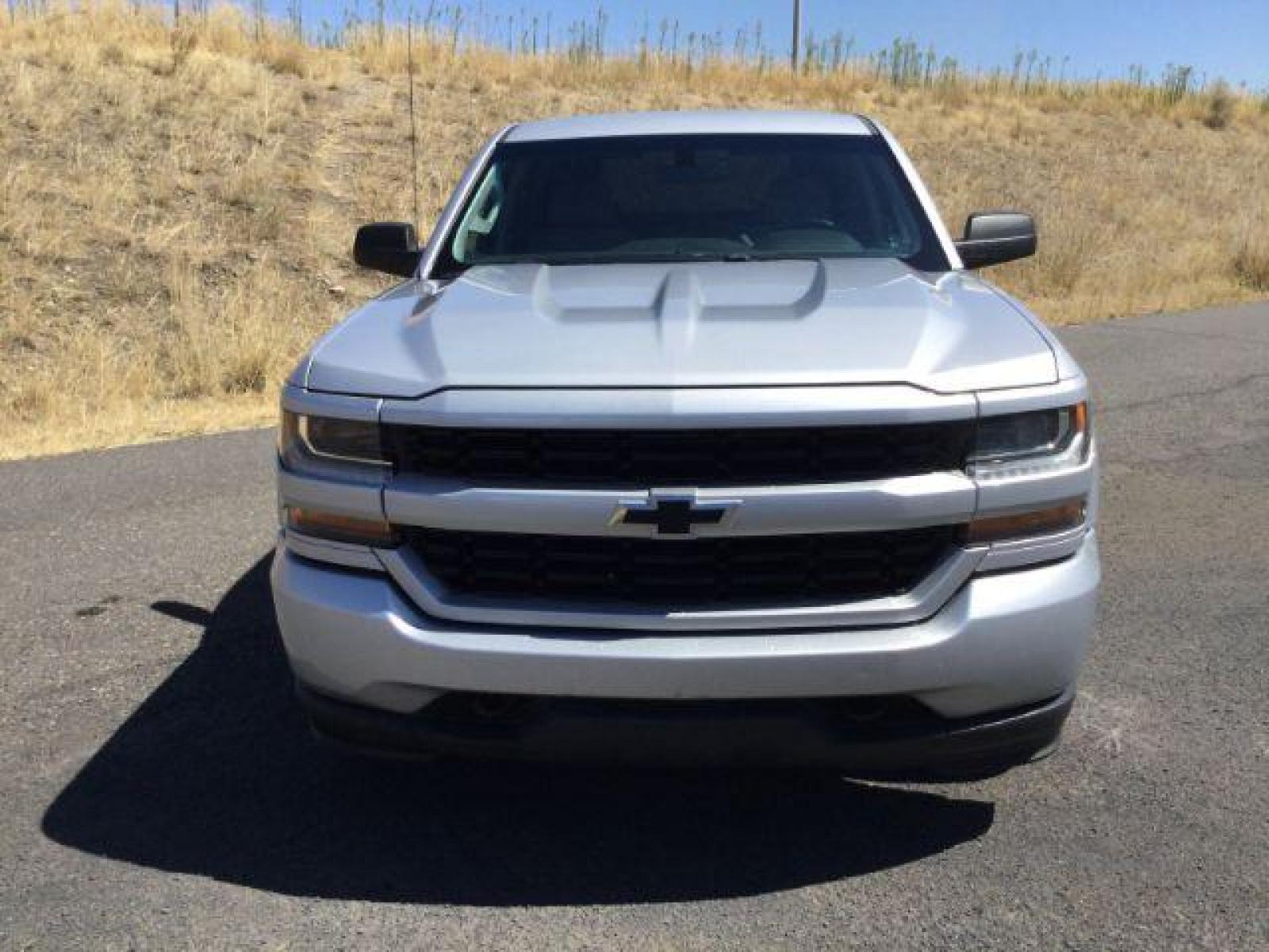 2017 Silver Ice Metallic /GRAY CLOTH Chevrolet Silverado 1500 Custom Double Cab 4WD (1GCVKPEC8HZ) with an 5.3L V8 OHV 16V engine, 6-Speed Automatic transmission, located at 1801 Main Street, Lewiston, 83501, (208) 743-9371, 46.417065, -117.004799 - Photo #3