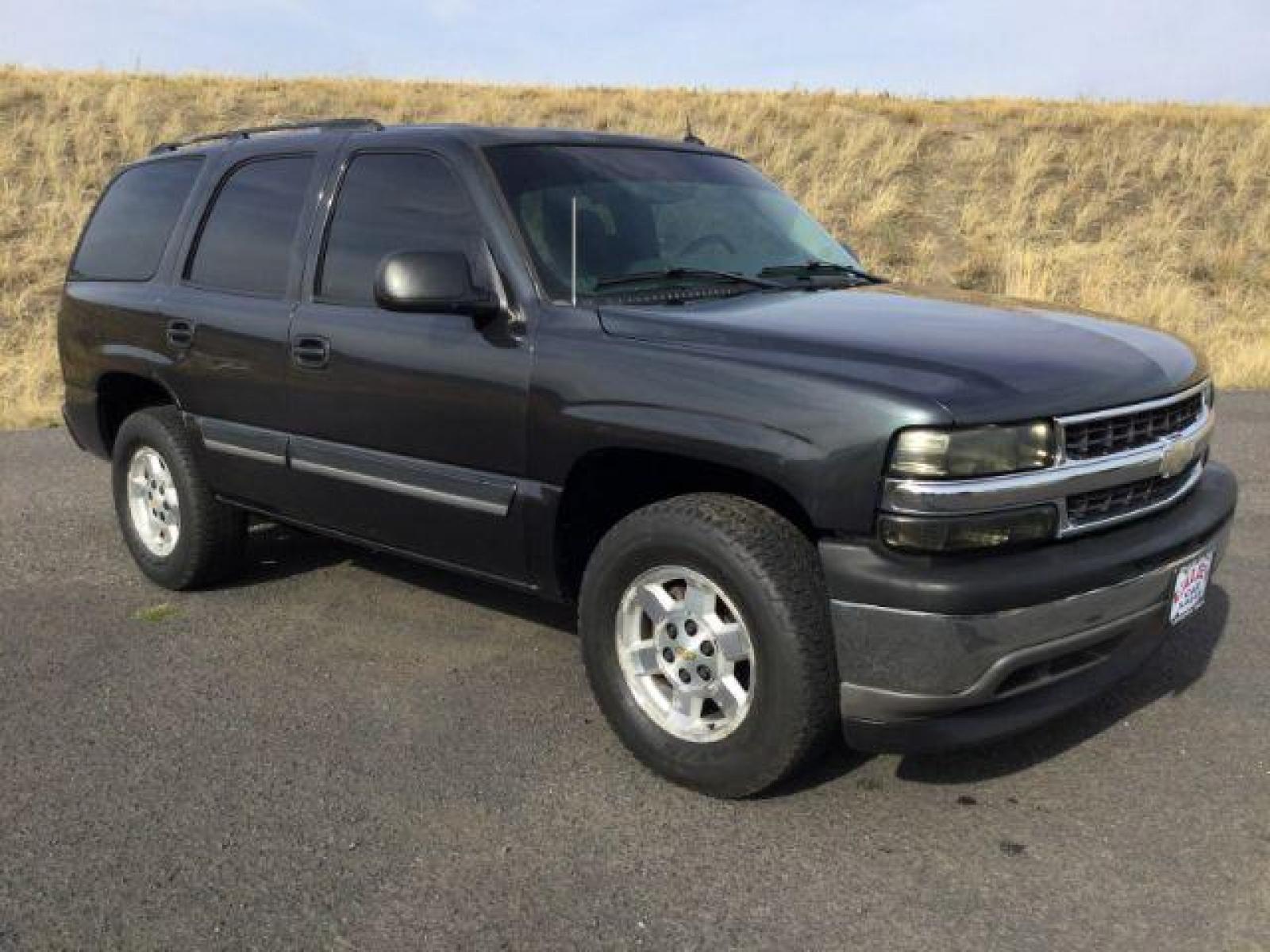 2005 Dark Gray Metallic /Tan/Neutral Cloth Interior Chevrolet Tahoe 2WD (1GNEC13T05R) with an 5.3L V8 OHV 16V engine, 4-Speed Automatic transmission, located at 1801 Main Street, Lewiston, 83501, (208) 743-9371, 46.417065, -117.004799 - Photo #17