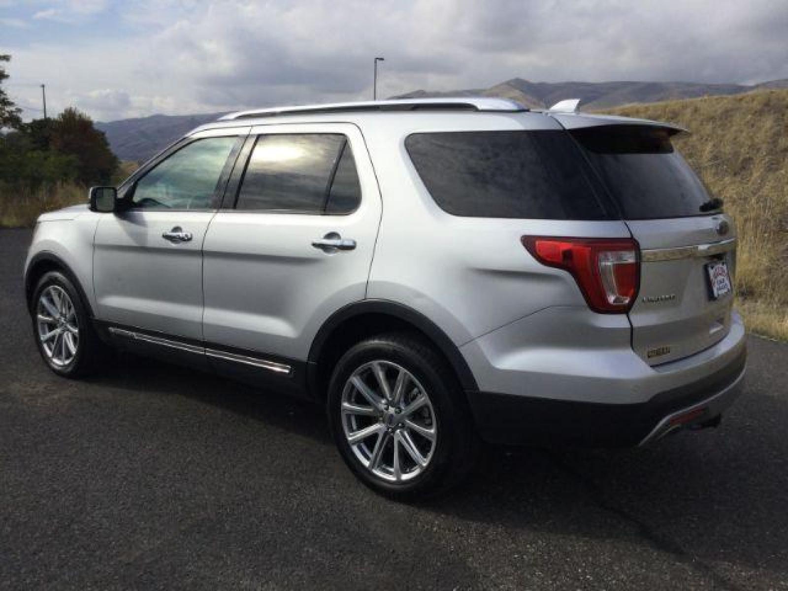 2016 Ingot Silver /Ebony Black, premium leather Ford Explorer Limited 4WD (1FM5K8F81GG) with an 3.5L V6 DOHC 24V engine, 6-Speed Automatic transmission, located at 1801 Main Street, Lewiston, 83501, (208) 743-9371, 46.417065, -117.004799 - Photo #2