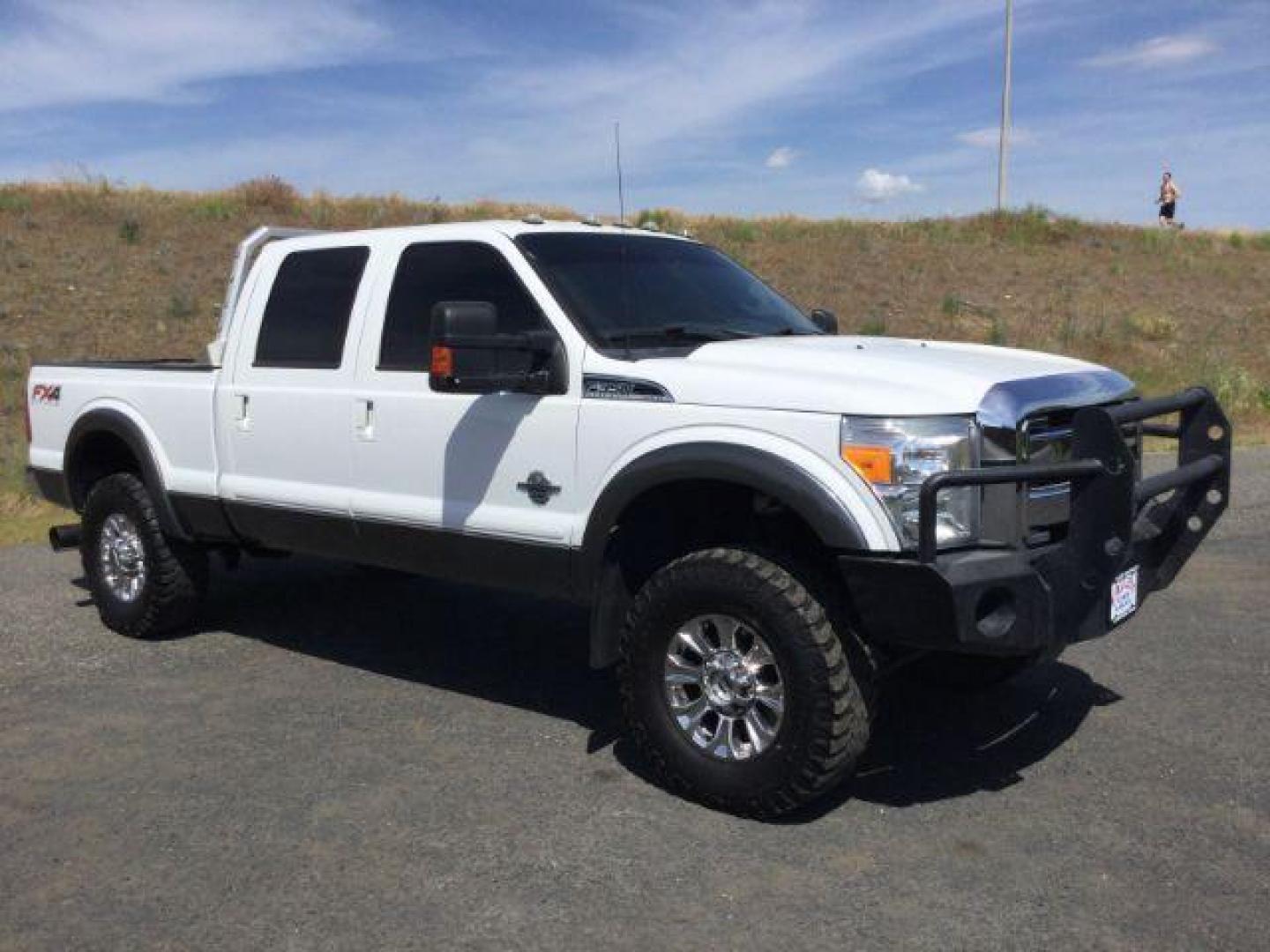 2015 Oxford White/Gray /Black Leather Ford F-350 SD Lariat Crew Cab 4WD (1FT8W3BT2FE) with an 6.7L V8 OHV 16V DIESEL engine, 6-Speed Automatic transmission, located at 1801 Main Street, Lewiston, 83501, (208) 743-9371, 46.417065, -117.004799 - Photo#14