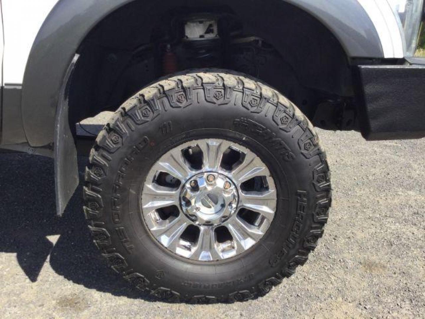 2015 Oxford White/Gray /Black Leather Ford F-350 SD Lariat Crew Cab 4WD (1FT8W3BT2FE) with an 6.7L V8 OHV 16V DIESEL engine, 6-Speed Automatic transmission, located at 1801 Main Street, Lewiston, 83501, (208) 743-9371, 46.417065, -117.004799 - Photo#15