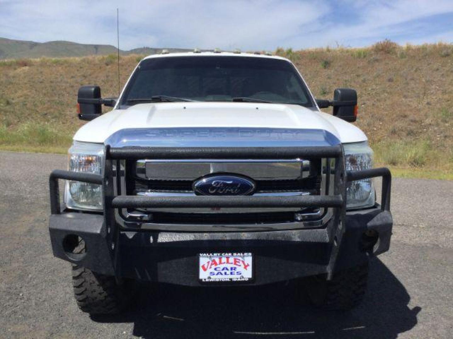 2015 Oxford White/Gray /Black Leather Ford F-350 SD Lariat Crew Cab 4WD (1FT8W3BT2FE) with an 6.7L V8 OHV 16V DIESEL engine, 6-Speed Automatic transmission, located at 1801 Main Street, Lewiston, 83501, (208) 743-9371, 46.417065, -117.004799 - Photo#18