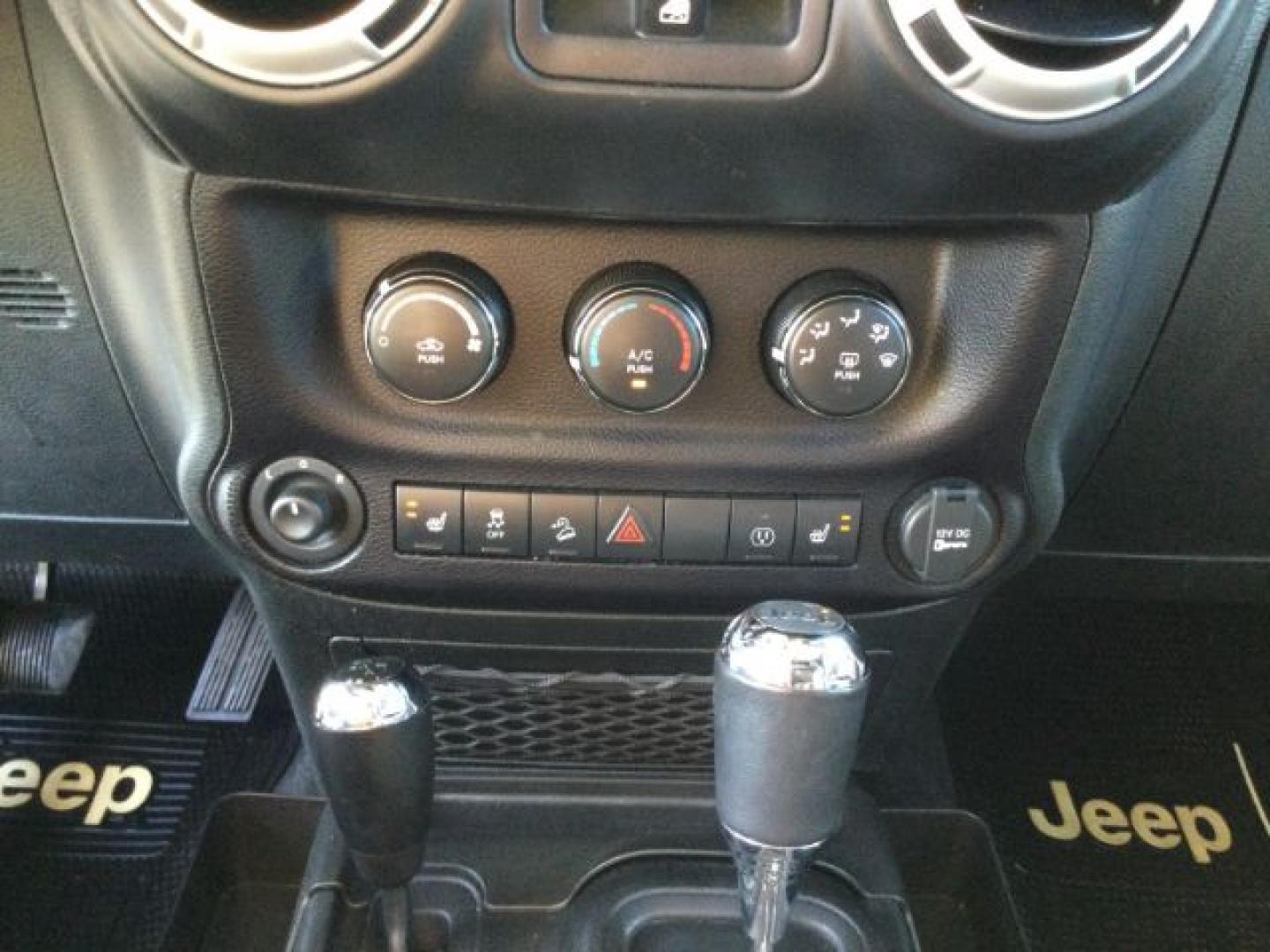 2016 Bright White Clear Coat /Black, leather Jeep Wrangler Unlimited Sahara 4WD (1C4BJWEG3GL) with an 3.6L V6 DOHC 24V FFV engine, 5-Speed Automatic transmission, located at 1801 Main Street, Lewiston, 83501, (208) 743-9371, 46.417065, -117.004799- Photo#10
