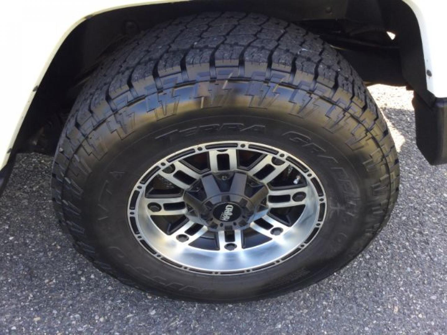 2016 Bright White Clear Coat /Black, leather Jeep Wrangler Unlimited Sahara 4WD (1C4BJWEG3GL) with an 3.6L V6 DOHC 24V FFV engine, 5-Speed Automatic transmission, located at 1801 Main Street, Lewiston, 83501, (208) 743-9371, 46.417065, -117.004799- Photo#12