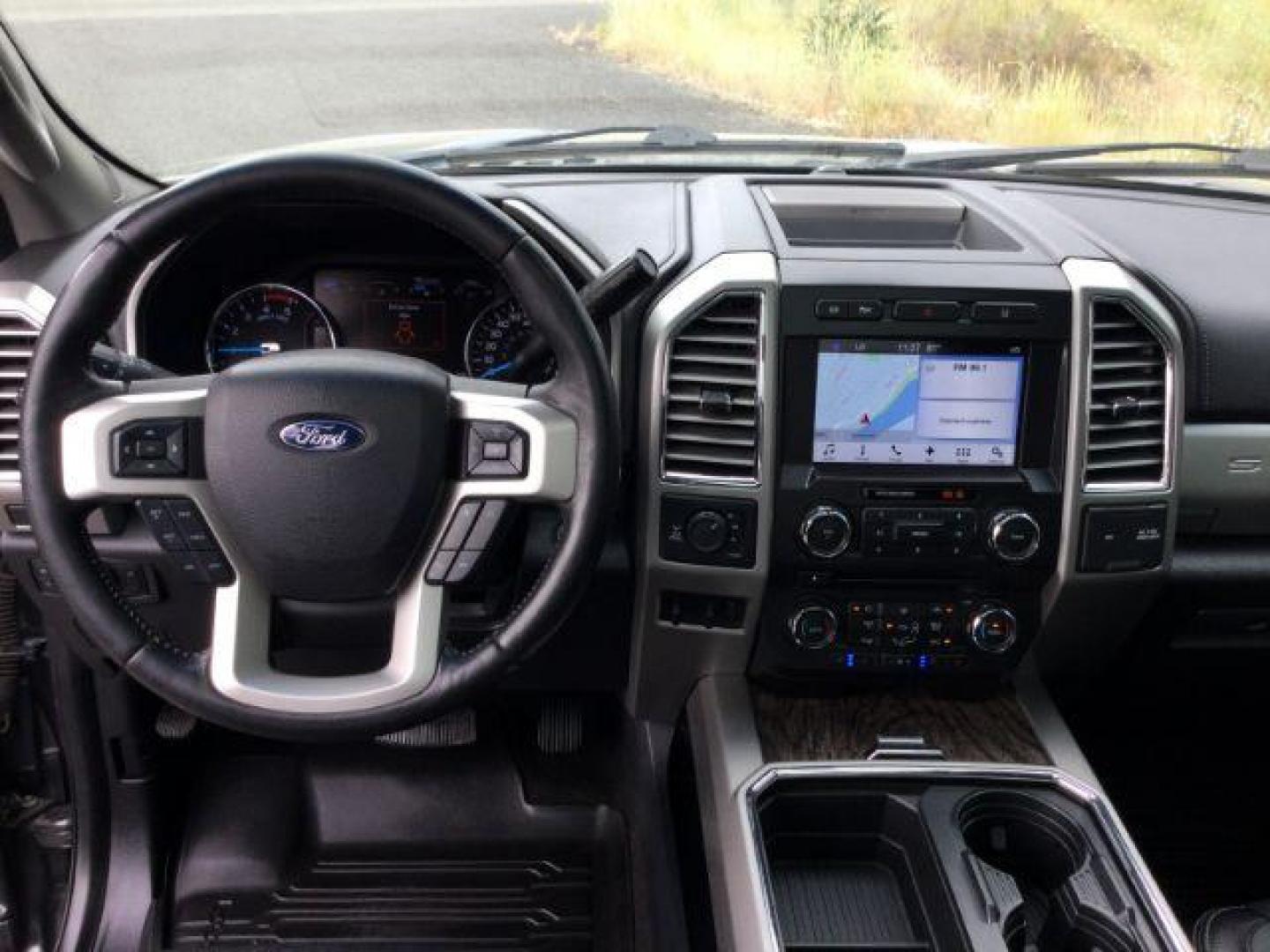 2017 /black leather Ford F-250 SD Lariat Crew Cab 4WD (1FT7W2BT8HE) with an 6.7L V8 OHV 16V DIESEL engine, 6-Speed Automatic transmission, located at 1801 Main Street, Lewiston, 83501, (208) 743-9371, 46.417065, -117.004799 - Photo#6
