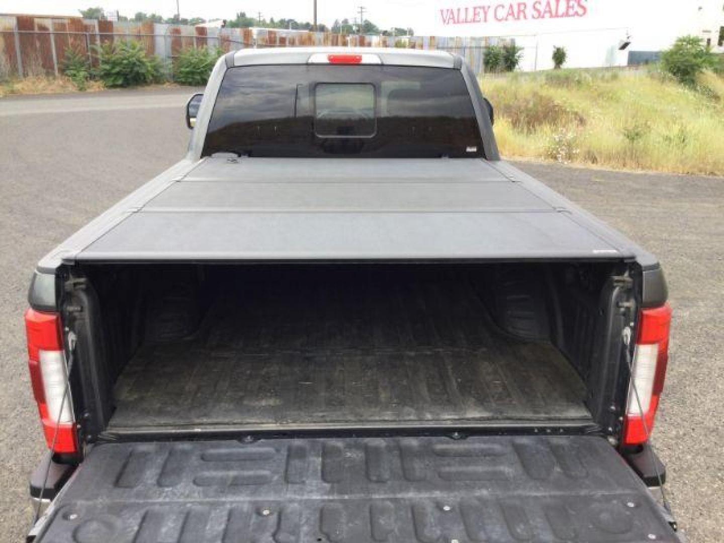 2017 /black leather Ford F-250 SD Lariat Crew Cab 4WD (1FT7W2BT8HE) with an 6.7L V8 OHV 16V DIESEL engine, 6-Speed Automatic transmission, located at 1801 Main Street, Lewiston, 83501, (208) 743-9371, 46.417065, -117.004799 - Photo#9