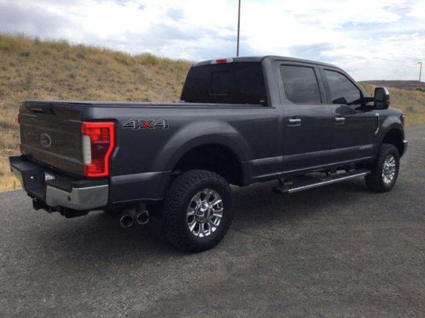 2017 /black leather Ford F-250 SD Lariat Crew Cab 4WD (1FT7W2BT8HE) with an 6.7L V8 OHV 16V DIESEL engine, 6-Speed Automatic transmission, located at 1801 Main Street, Lewiston, 83501, (208) 743-9371, 46.417065, -117.004799 - Photo#17