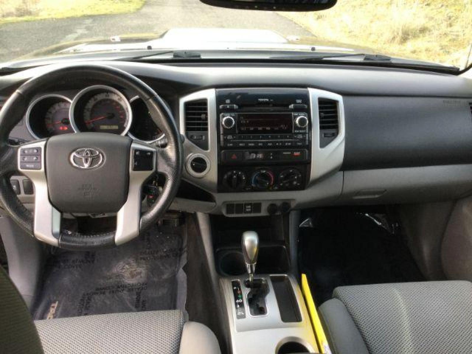 2012 Black /Graphite Cloth Interior Toyota Tacoma Double Cab Long Bed V6 Auto 4WD (3TMMU4FN1CM) with an 4.0L V6 DOHC 24V engine, 5-Speed Automatic transmission, located at 1801 Main Street, Lewiston, 83501, (208) 743-9371, 46.417065, -117.004799 - Photo #9
