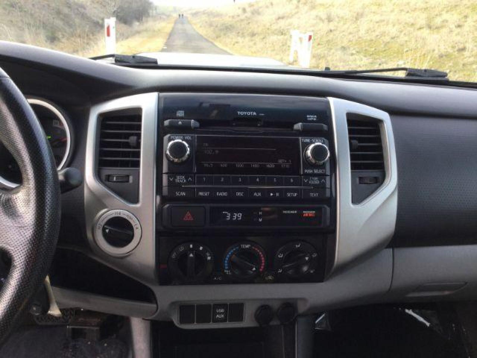 2012 Black /Graphite Cloth Interior Toyota Tacoma Double Cab Long Bed V6 Auto 4WD (3TMMU4FN1CM) with an 4.0L V6 DOHC 24V engine, 5-Speed Automatic transmission, located at 1801 Main Street, Lewiston, 83501, (208) 743-9371, 46.417065, -117.004799 - Photo #10