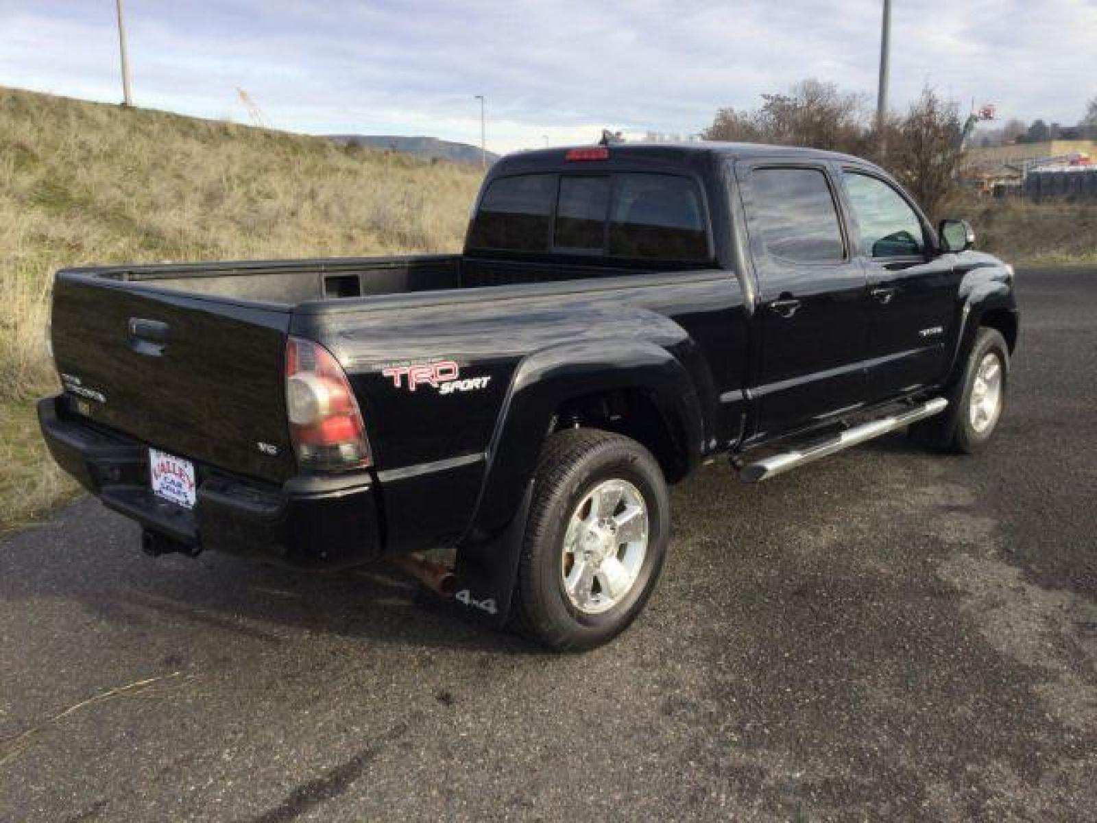 2012 Black /Graphite Cloth Interior Toyota Tacoma Double Cab Long Bed V6 Auto 4WD (3TMMU4FN1CM) with an 4.0L V6 DOHC 24V engine, 5-Speed Automatic transmission, located at 1801 Main Street, Lewiston, 83501, (208) 743-9371, 46.417065, -117.004799 - Photo #13