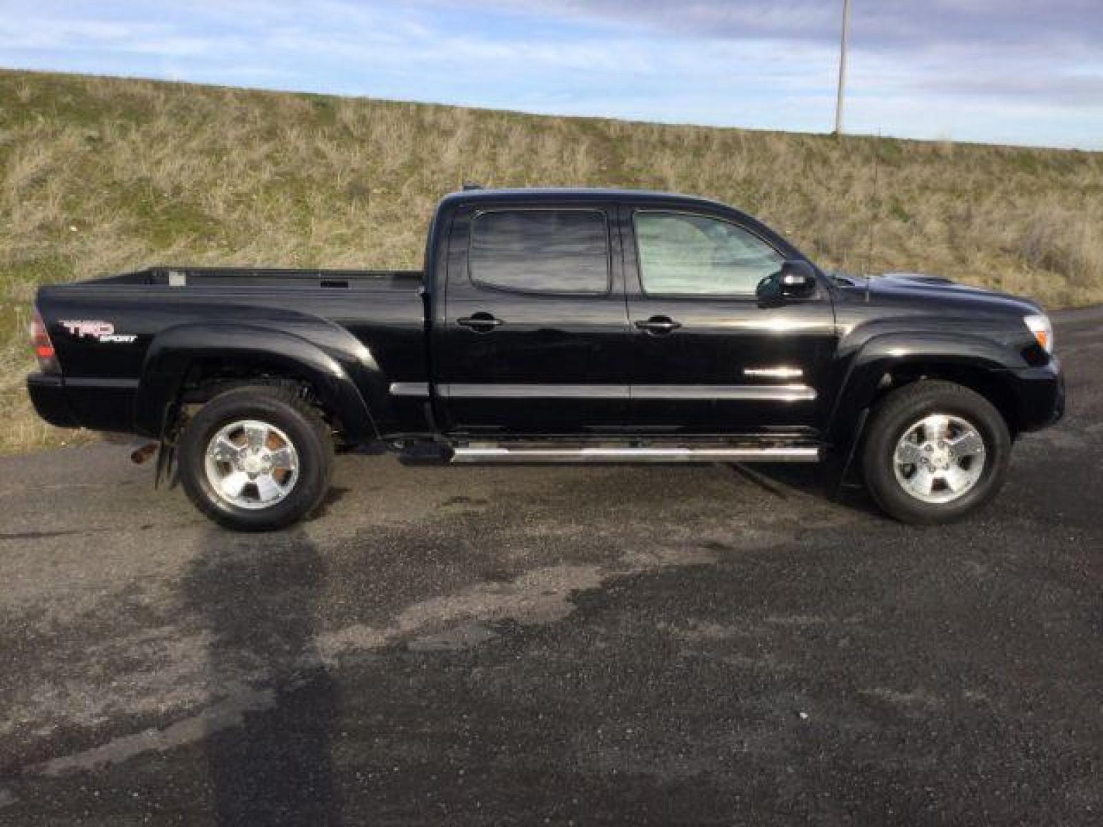 2012 Black /Graphite Cloth Interior Toyota Tacoma Double Cab Long Bed V6 Auto 4WD (3TMMU4FN1CM) with an 4.0L V6 DOHC 24V engine, 5-Speed Automatic transmission, located at 1801 Main Street, Lewiston, 83501, (208) 743-9371, 46.417065, -117.004799 - Photo #14