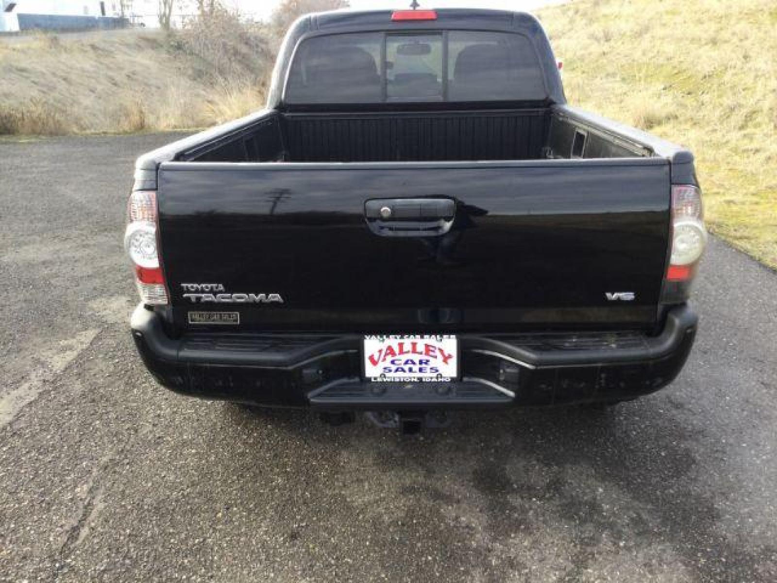 2012 Black /Graphite Cloth Interior Toyota Tacoma Double Cab Long Bed V6 Auto 4WD (3TMMU4FN1CM) with an 4.0L V6 DOHC 24V engine, 5-Speed Automatic transmission, located at 1801 Main Street, Lewiston, 83501, (208) 743-9371, 46.417065, -117.004799 - Photo #6