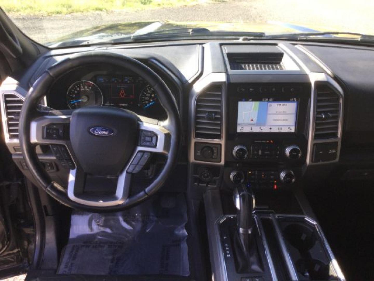 2017 Shadow Black /Black, premium leather Ford F-150 Platinum SuperCrew 6.5-ft. Bed 4WD (1FTFW1EG7HF) with an 3.5 V6 engine, 6-Speed Automatic transmission, located at 1801 Main Street, Lewiston, 83501, (208) 743-9371, 46.417065, -117.004799- Photo#5