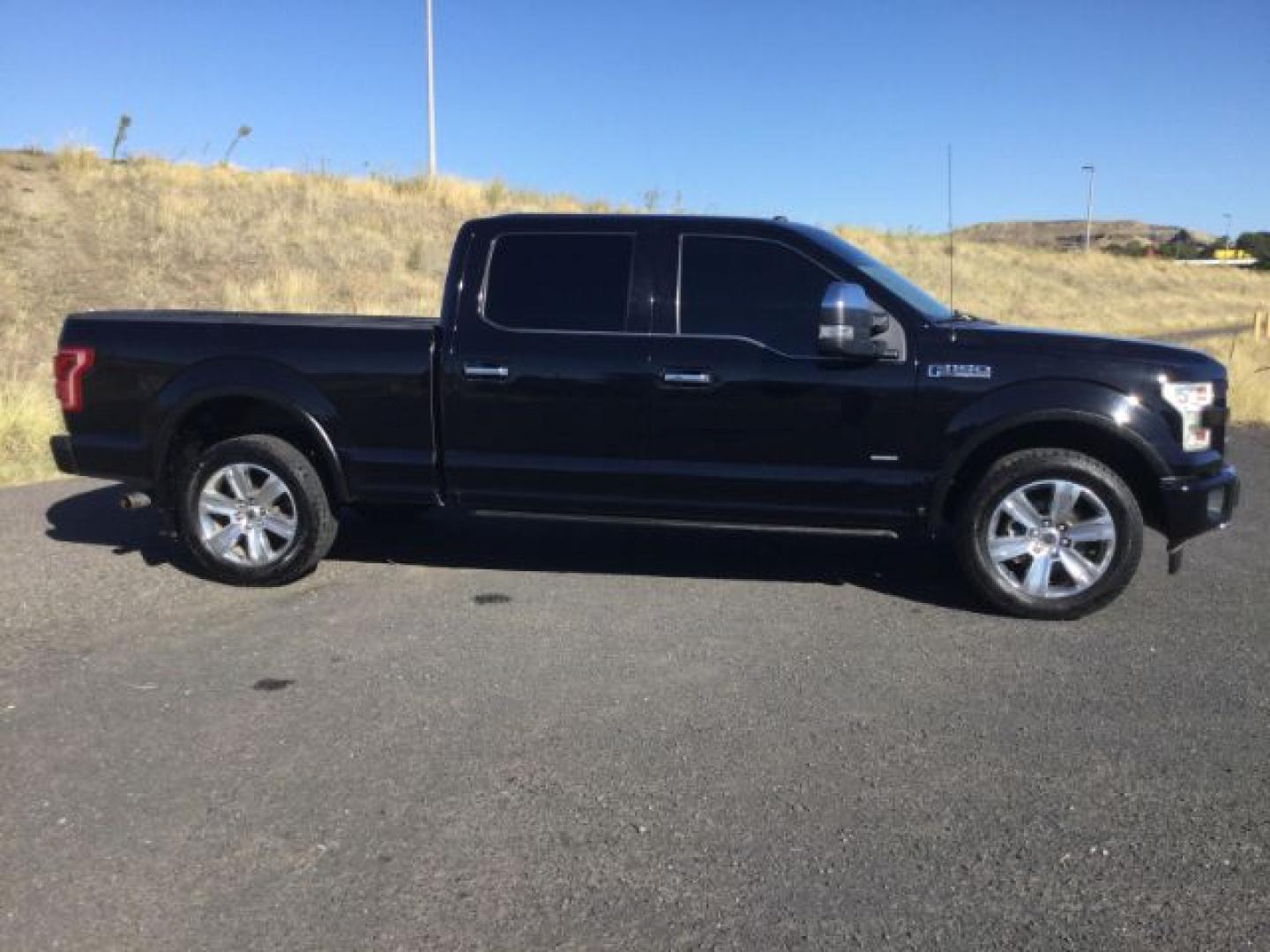 2017 Shadow Black /Black, premium leather Ford F-150 Platinum SuperCrew 6.5-ft. Bed 4WD (1FTFW1EG7HF) with an 3.5 V6 engine, 6-Speed Automatic transmission, located at 1801 Main Street, Lewiston, 83501, (208) 743-9371, 46.417065, -117.004799- Photo#20
