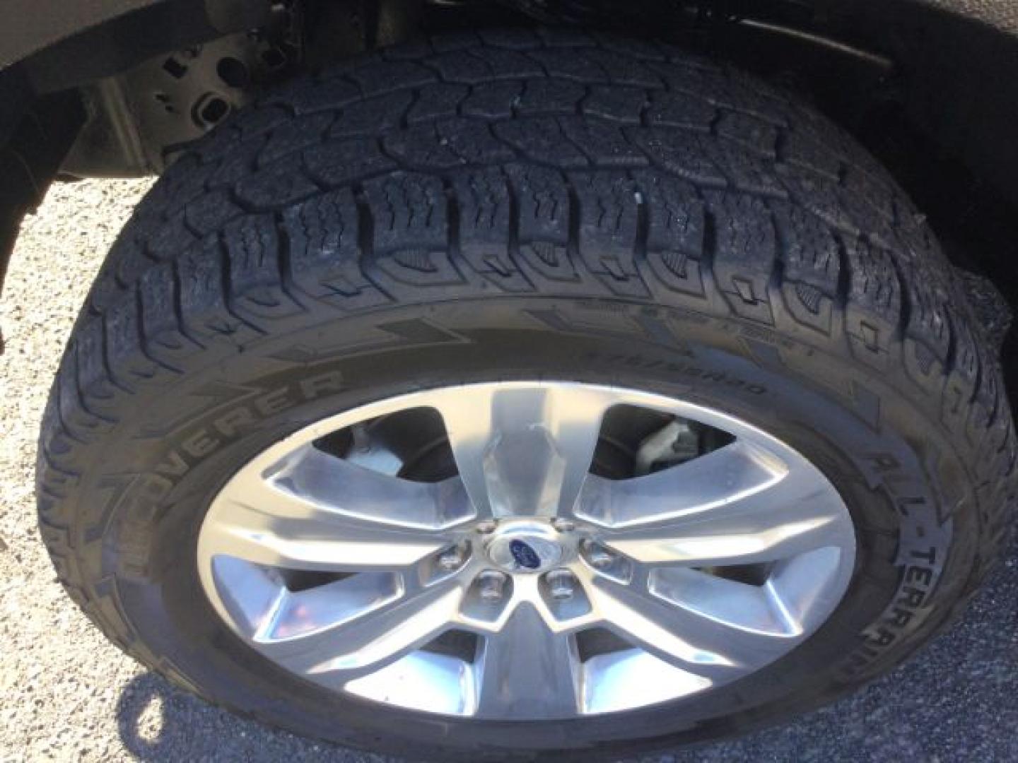 2017 Shadow Black /Black, premium leather Ford F-150 Platinum SuperCrew 6.5-ft. Bed 4WD (1FTFW1EG7HF) with an 3.5 V6 engine, 6-Speed Automatic transmission, located at 1801 Main Street, Lewiston, 83501, (208) 743-9371, 46.417065, -117.004799- Photo#24