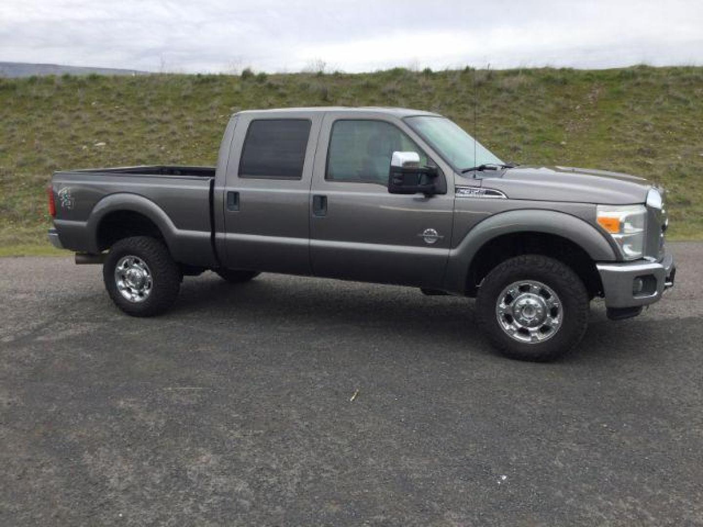 2014 Sterling Gray Metallic /Steel Ford F-350 SD XLT Crew Cab 4WD (1FT8W3BT3EE) with an 6.7L V8 OHV 16V DIESEL engine, 6-Speed Automatic transmission, located at 1801 Main Street, Lewiston, 83501, (208) 743-9371, 46.417065, -117.004799 - Photo#11