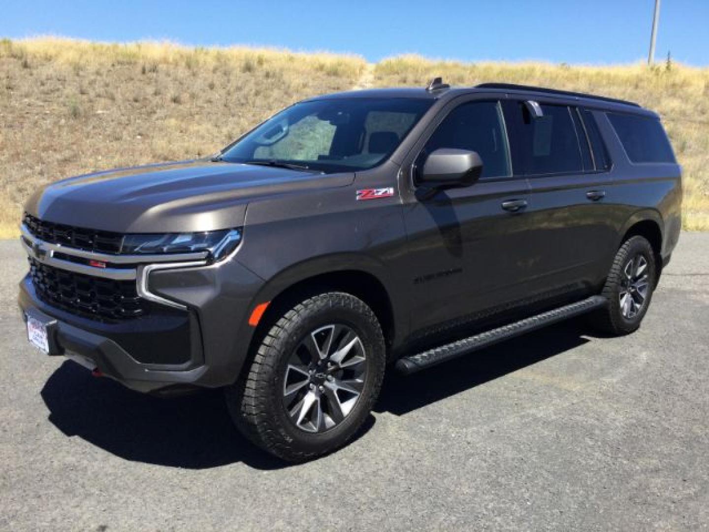 2021 Graywood Metallic /BLACK LEATHER Chevrolet Suburban Z71 (1GNSKDKD0MR) with an 5.3L V8 OHV 16V engine, 10-Speed Automatic transmission, located at 1801 Main Street, Lewiston, 83501, (208) 743-9371, 46.417065, -117.004799- Photo#0