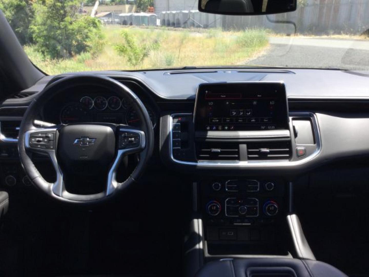 2021 Graywood Metallic /BLACK LEATHER Chevrolet Suburban Z71 (1GNSKDKD0MR) with an 5.3L V8 OHV 16V engine, 10-Speed Automatic transmission, located at 1801 Main Street, Lewiston, 83501, (208) 743-9371, 46.417065, -117.004799- Photo#6