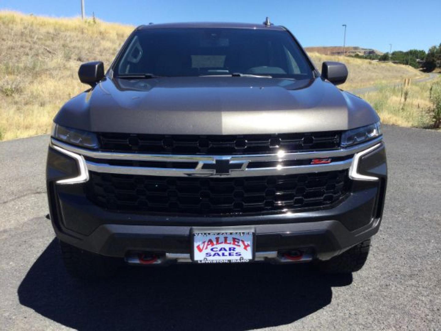 2021 Graywood Metallic /BLACK LEATHER Chevrolet Suburban Z71 (1GNSKDKD0MR) with an 5.3L V8 OHV 16V engine, 10-Speed Automatic transmission, located at 1801 Main Street, Lewiston, 83501, (208) 743-9371, 46.417065, -117.004799- Photo#8