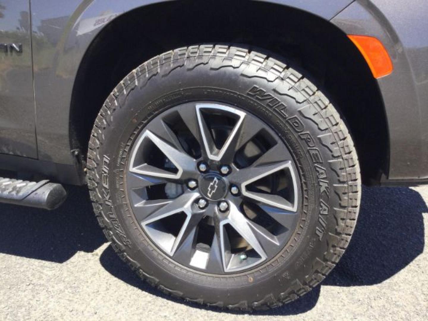 2021 Graywood Metallic /BLACK LEATHER Chevrolet Suburban Z71 (1GNSKDKD0MR) with an 5.3L V8 OHV 16V engine, 10-Speed Automatic transmission, located at 1801 Main Street, Lewiston, 83501, (208) 743-9371, 46.417065, -117.004799- Photo#12