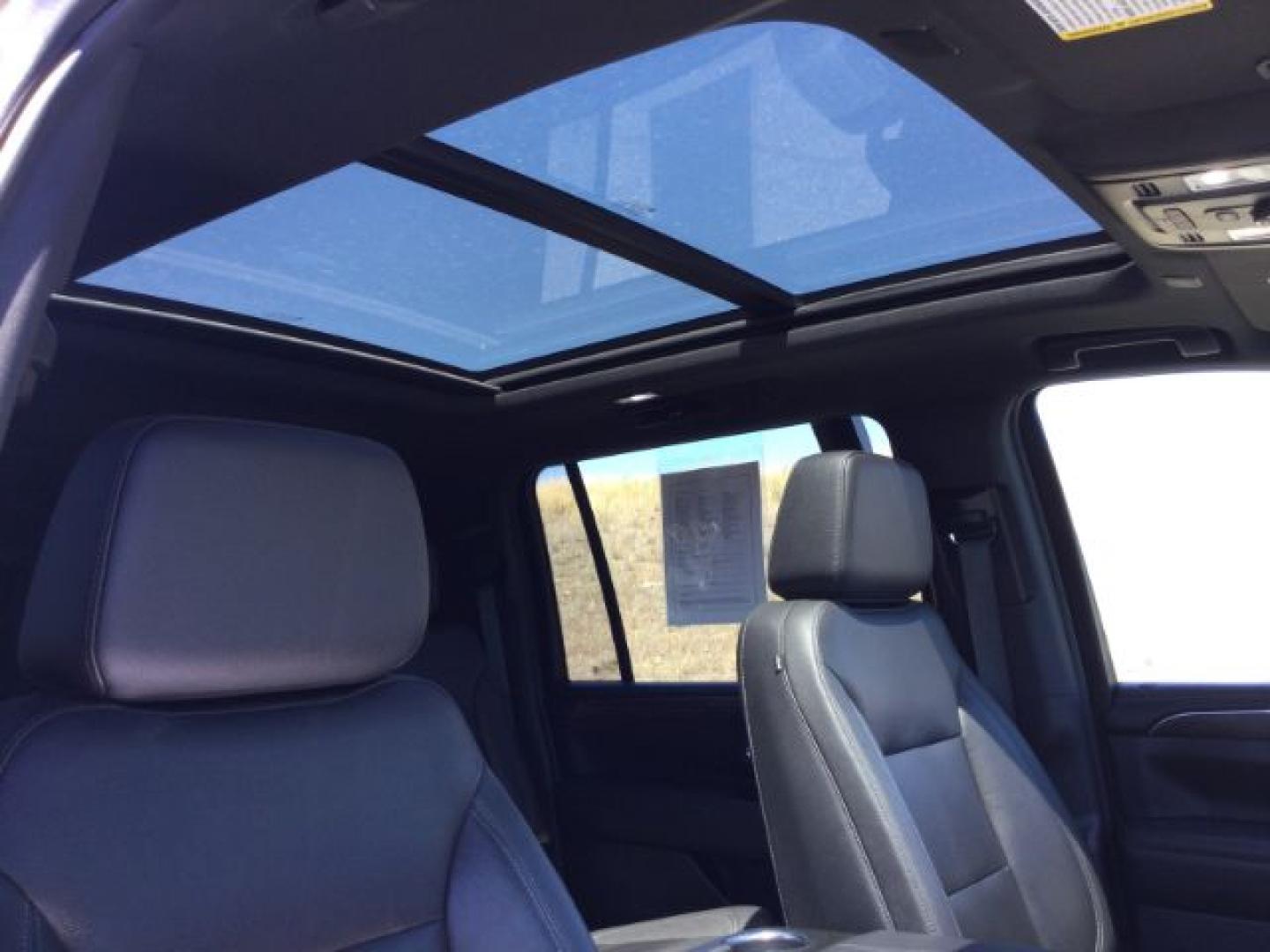 2021 Graywood Metallic /BLACK LEATHER Chevrolet Suburban Z71 (1GNSKDKD0MR) with an 5.3L V8 OHV 16V engine, 10-Speed Automatic transmission, located at 1801 Main Street, Lewiston, 83501, (208) 743-9371, 46.417065, -117.004799- Photo#15