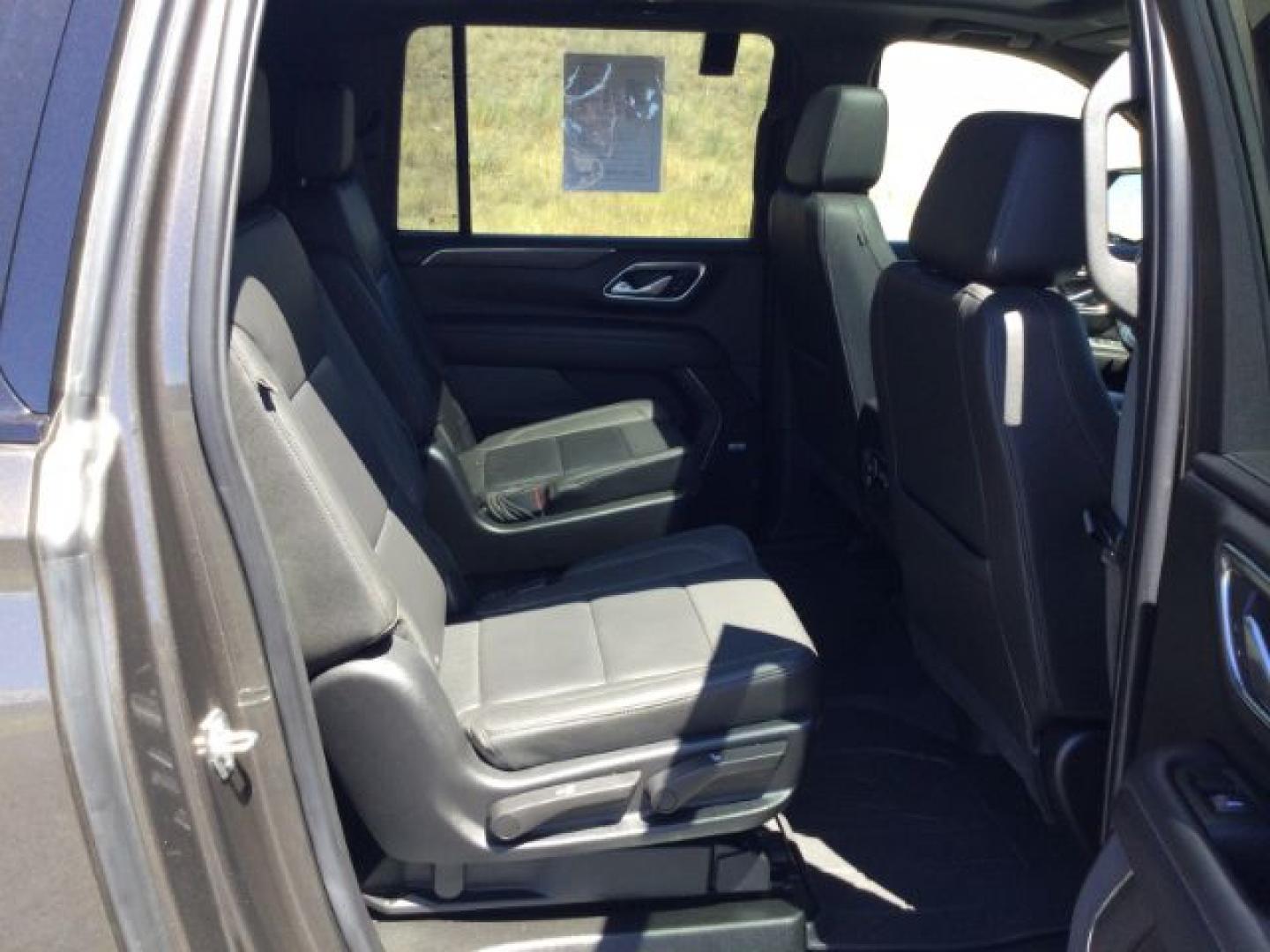 2021 Graywood Metallic /BLACK LEATHER Chevrolet Suburban Z71 (1GNSKDKD0MR) with an 5.3L V8 OHV 16V engine, 10-Speed Automatic transmission, located at 1801 Main Street, Lewiston, 83501, (208) 743-9371, 46.417065, -117.004799- Photo#16