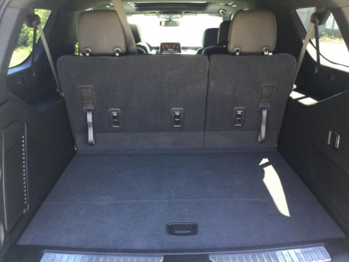 2021 Graywood Metallic /BLACK LEATHER Chevrolet Suburban Z71 (1GNSKDKD0MR) with an 5.3L V8 OHV 16V engine, 10-Speed Automatic transmission, located at 1801 Main Street, Lewiston, 83501, (208) 743-9371, 46.417065, -117.004799- Photo#17