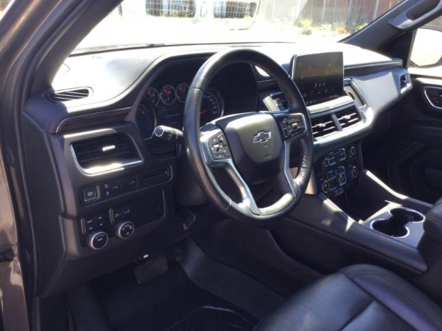 2021 Graywood Metallic /BLACK LEATHER Chevrolet Suburban Z71 (1GNSKDKD0MR) with an 5.3L V8 OHV 16V engine, 10-Speed Automatic transmission, located at 1801 Main Street, Lewiston, 83501, (208) 743-9371, 46.417065, -117.004799- Photo#20