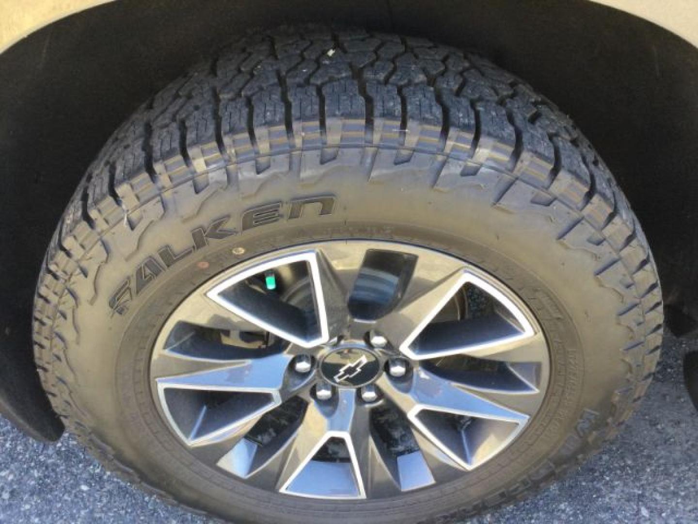 2021 Graywood Metallic /BLACK LEATHER Chevrolet Suburban Z71 (1GNSKDKD0MR) with an 5.3L V8 OHV 16V engine, 10-Speed Automatic transmission, located at 1801 Main Street, Lewiston, 83501, (208) 743-9371, 46.417065, -117.004799- Photo#23