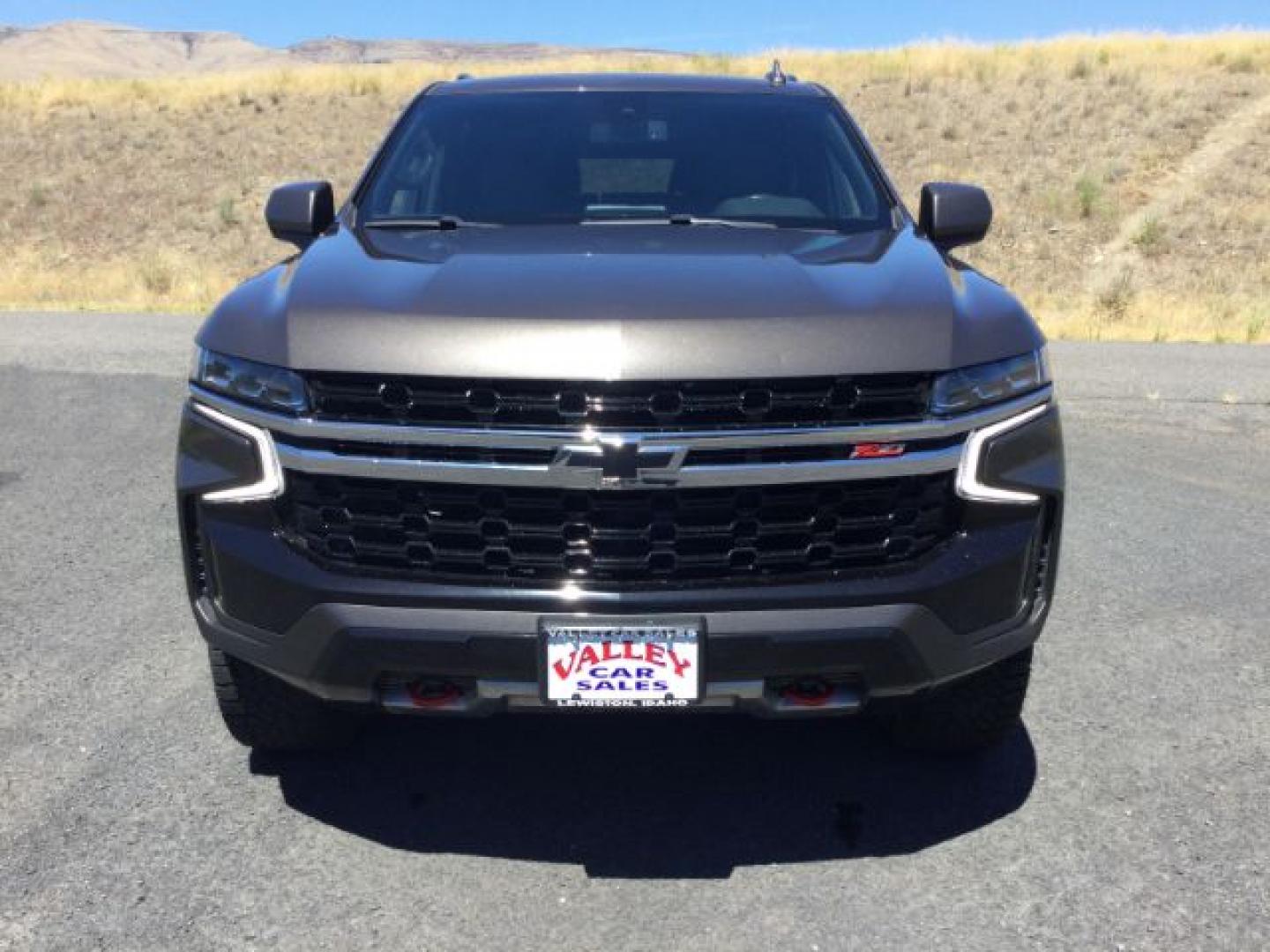2021 Graywood Metallic /BLACK LEATHER Chevrolet Suburban Z71 (1GNSKDKD0MR) with an 5.3L V8 OHV 16V engine, 10-Speed Automatic transmission, located at 1801 Main Street, Lewiston, 83501, (208) 743-9371, 46.417065, -117.004799- Photo#24