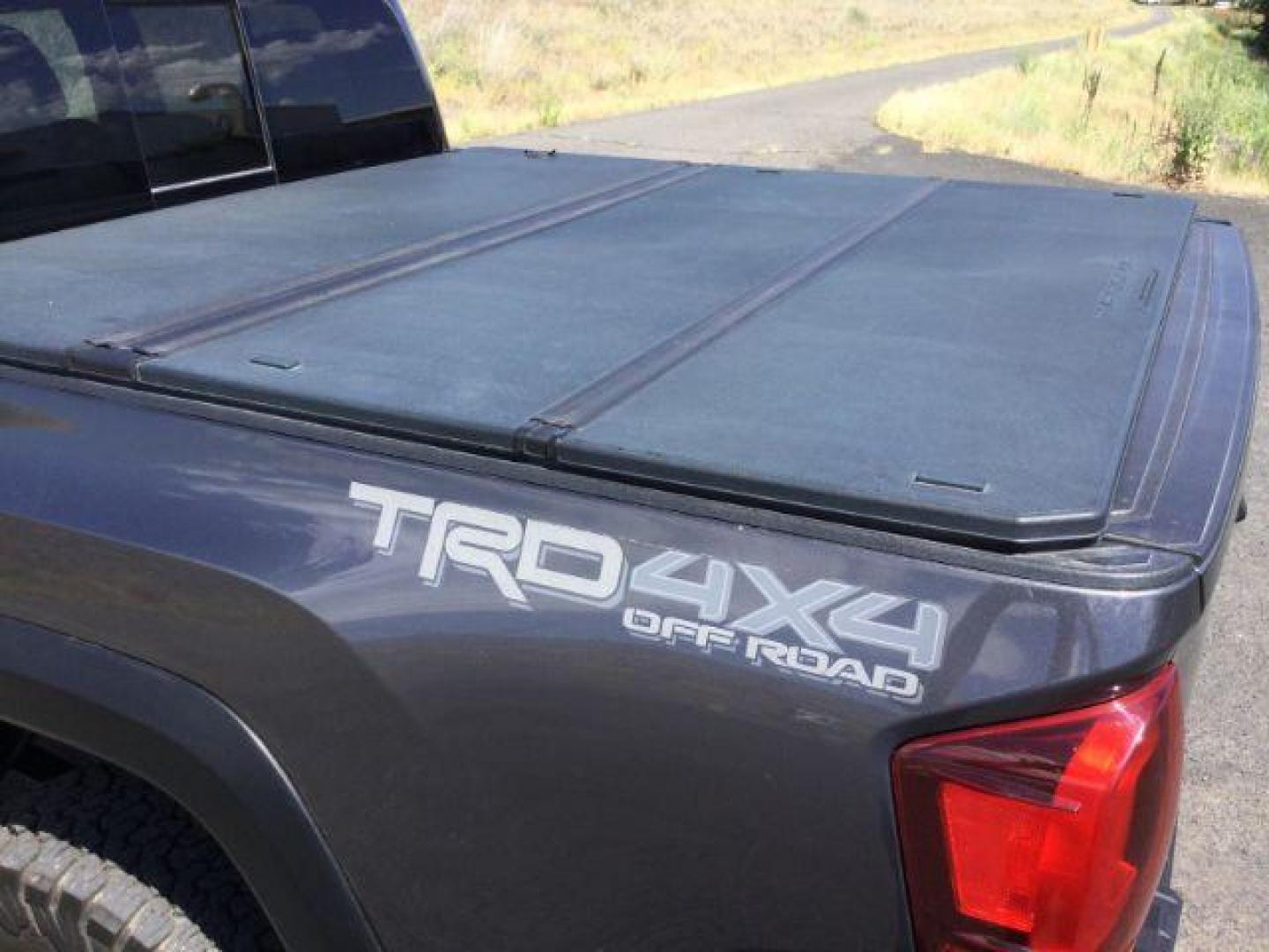 2019 Toyota Tacoma SR5 Double Cab Long Bed V6 6AT 4WD (5TFCZ5AN2KX) with an 3.5L V6 DOHC 24V engine, 6-Speed Automatic transmission, located at 1801 Main Street, Lewiston, 83501, (208) 743-9371, 46.417065, -117.004799 - Photo#10