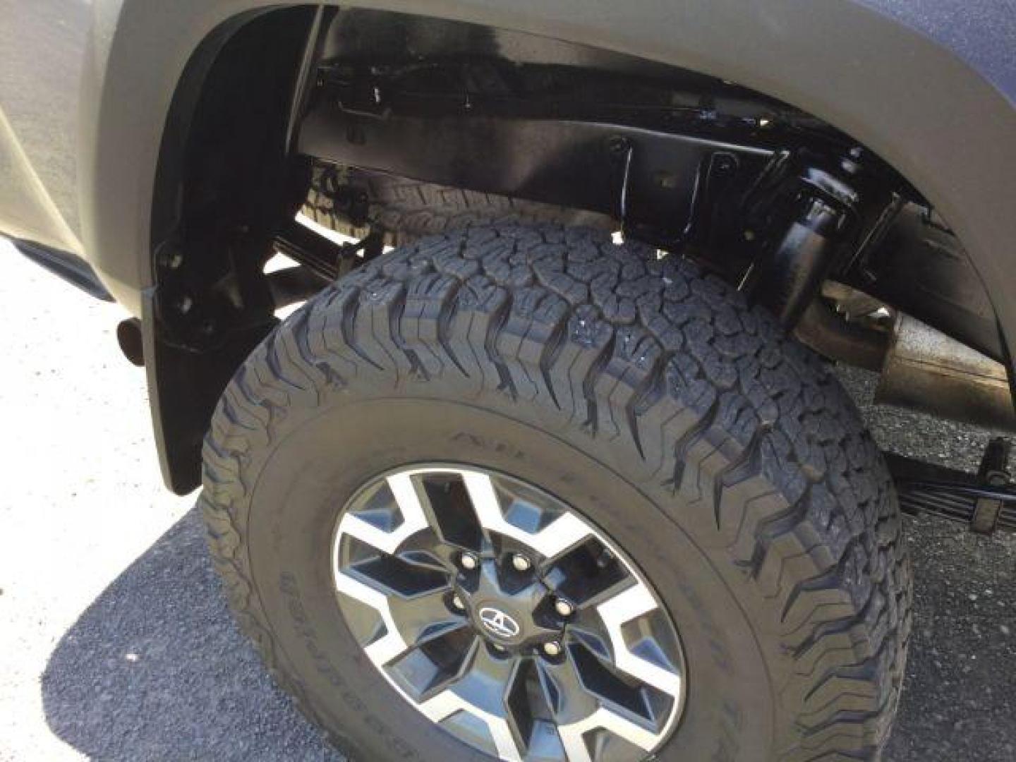 2019 Toyota Tacoma SR5 Double Cab Long Bed V6 6AT 4WD (5TFCZ5AN2KX) with an 3.5L V6 DOHC 24V engine, 6-Speed Automatic transmission, located at 1801 Main Street, Lewiston, 83501, (208) 743-9371, 46.417065, -117.004799 - Photo#19