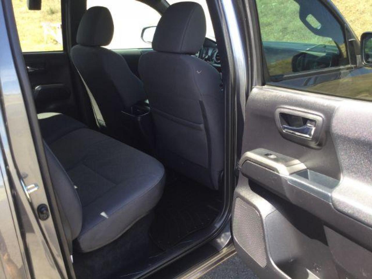 2019 Toyota Tacoma SR5 Double Cab Long Bed V6 6AT 4WD (5TFCZ5AN2KX) with an 3.5L V6 DOHC 24V engine, 6-Speed Automatic transmission, located at 1801 Main Street, Lewiston, 83501, (208) 743-9371, 46.417065, -117.004799 - Photo#22