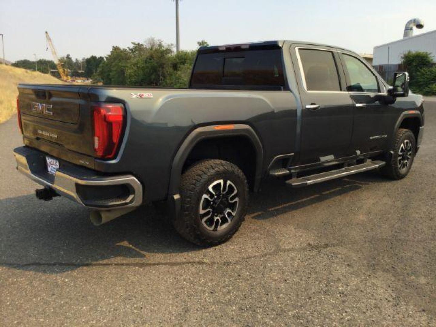 2020 Dark Sky Metallic /Jet Black, leather GMC Sierra 2500HD SLT Crew Cab 4WD (1GT49NEY1LF) with an 6.6L V8 OHV 16 DIESEL engine, 10-speed automatic transmission, located at 1801 Main Street, Lewiston, 83501, (208) 743-9371, 46.417065, -117.004799 - Photo#14