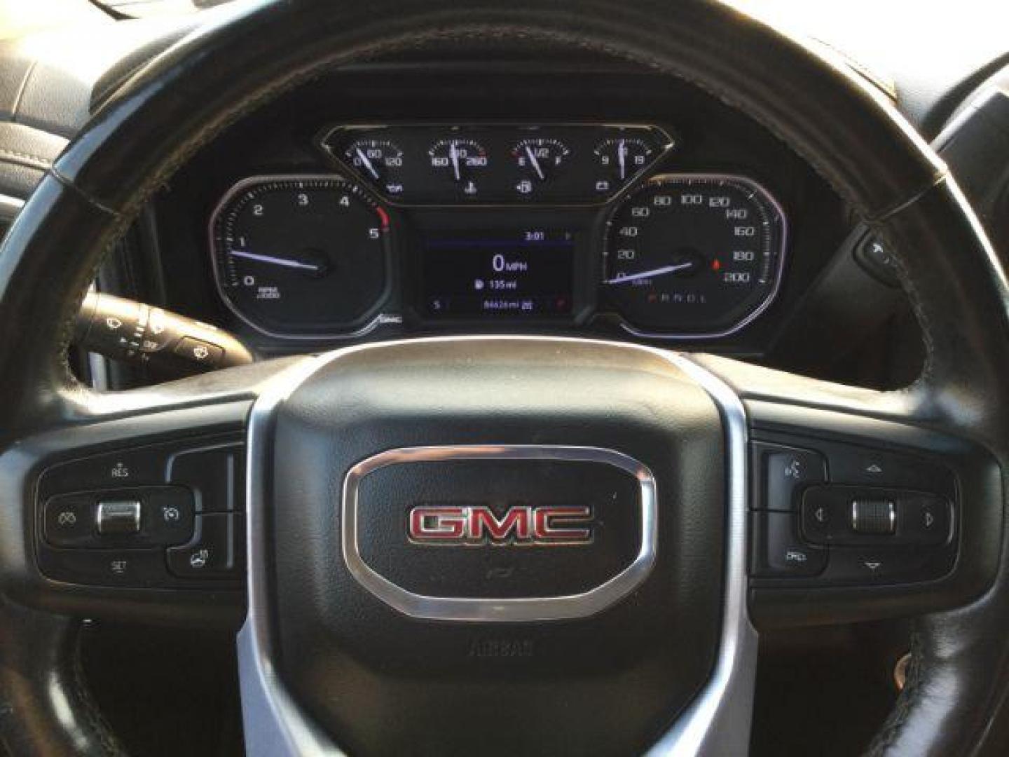 2020 Dark Sky Metallic /Jet Black, leather GMC Sierra 2500HD SLT Crew Cab 4WD (1GT49NEY1LF) with an 6.6L V8 OHV 16 DIESEL engine, 10-speed automatic transmission, located at 1801 Main Street, Lewiston, 83501, (208) 743-9371, 46.417065, -117.004799 - Photo#21
