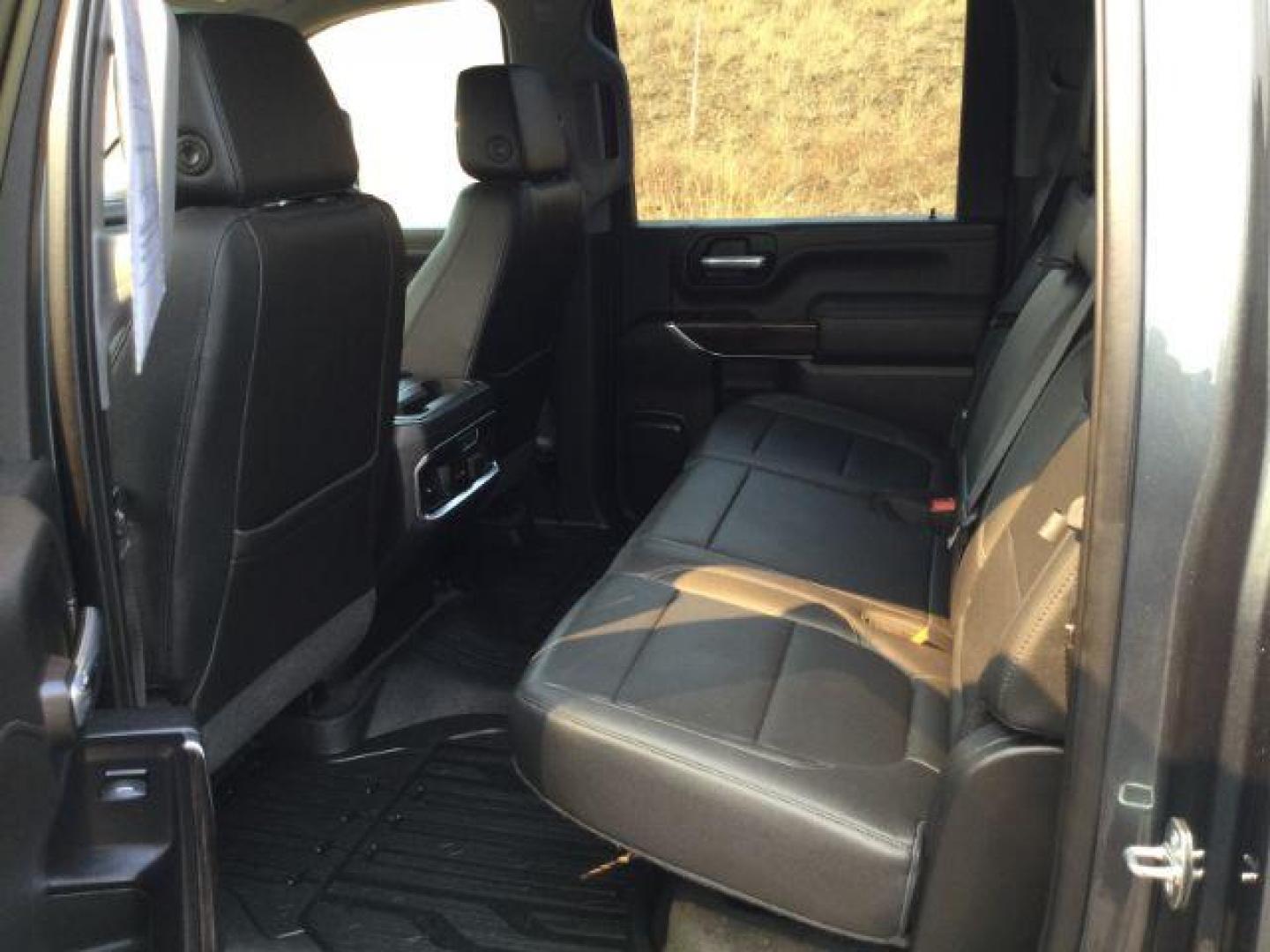 2020 Dark Sky Metallic /Jet Black, leather GMC Sierra 2500HD SLT Crew Cab 4WD (1GT49NEY1LF) with an 6.6L V8 OHV 16 DIESEL engine, 10-speed automatic transmission, located at 1801 Main Street, Lewiston, 83501, (208) 743-9371, 46.417065, -117.004799 - Photo#6