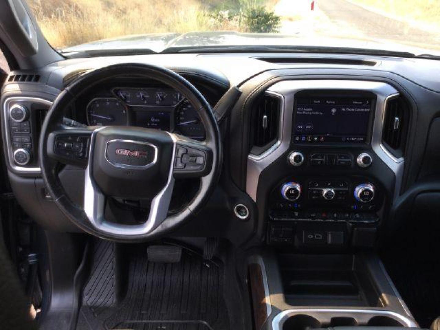 2020 Dark Sky Metallic /Jet Black, leather GMC Sierra 2500HD SLT Crew Cab 4WD (1GT49NEY1LF) with an 6.6L V8 OHV 16 DIESEL engine, 10-speed automatic transmission, located at 1801 Main Street, Lewiston, 83501, (208) 743-9371, 46.417065, -117.004799 - Photo#8