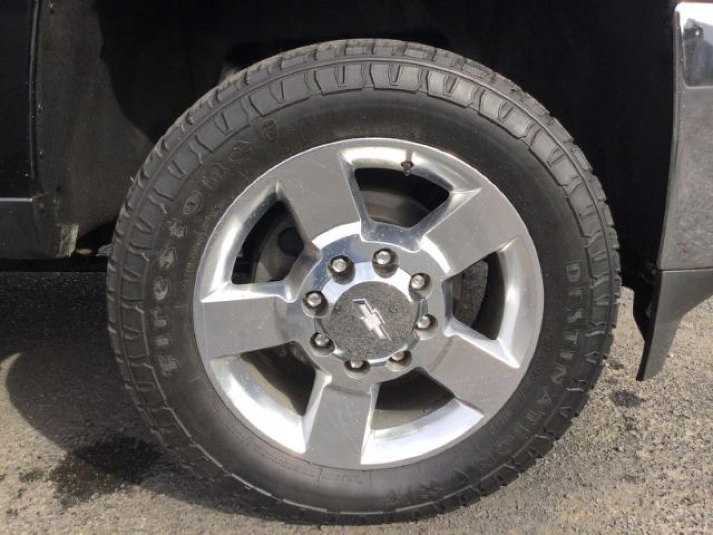 2018 Black /Jet Black, leather Chevrolet Silverado 2500HD LTZ Crew Cab 4WD (1GC1KWEG9JF) with an 6.0L V8 OHV 16V FFV engine, 6-Speed Automatic transmission, located at 1801 Main Street, Lewiston, 83501, (208) 743-9371, 46.417065, -117.004799- Photo#18
