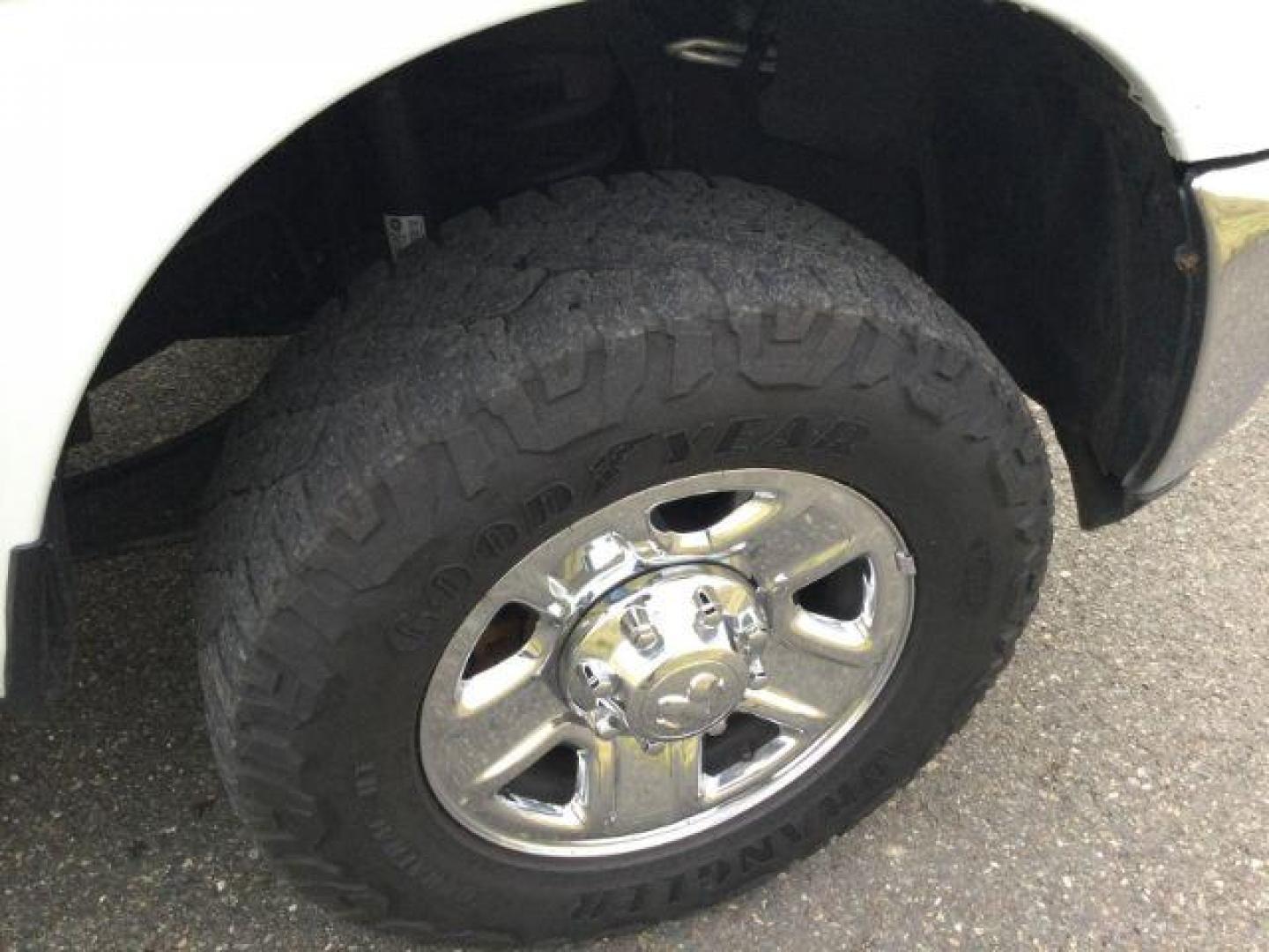 2018 Bright White Clear Coat /Black/Diesel Gray, cloth RAM 2500 Tradesman Crew Cab SWB 4WD (3C6UR5CL4JG) with an 6.7L L6 OHV 24V TURBO DIESEL engine, 6-Speed Automatic transmission, located at 1801 Main Street, Lewiston, 83501, (208) 743-9371, 46.417065, -117.004799 - Photo#14