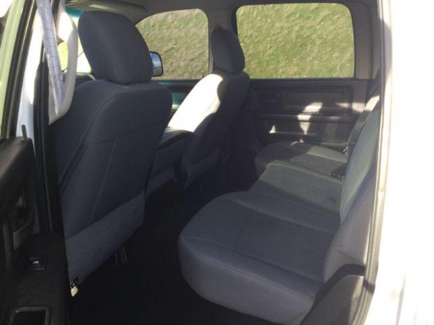 2018 Bright White Clear Coat /Black/Diesel Gray, cloth RAM 2500 Tradesman Crew Cab SWB 4WD (3C6UR5CL4JG) with an 6.7L L6 OHV 24V TURBO DIESEL engine, 6-Speed Automatic transmission, located at 1801 Main Street, Lewiston, 83501, (208) 743-9371, 46.417065, -117.004799 - Photo#9