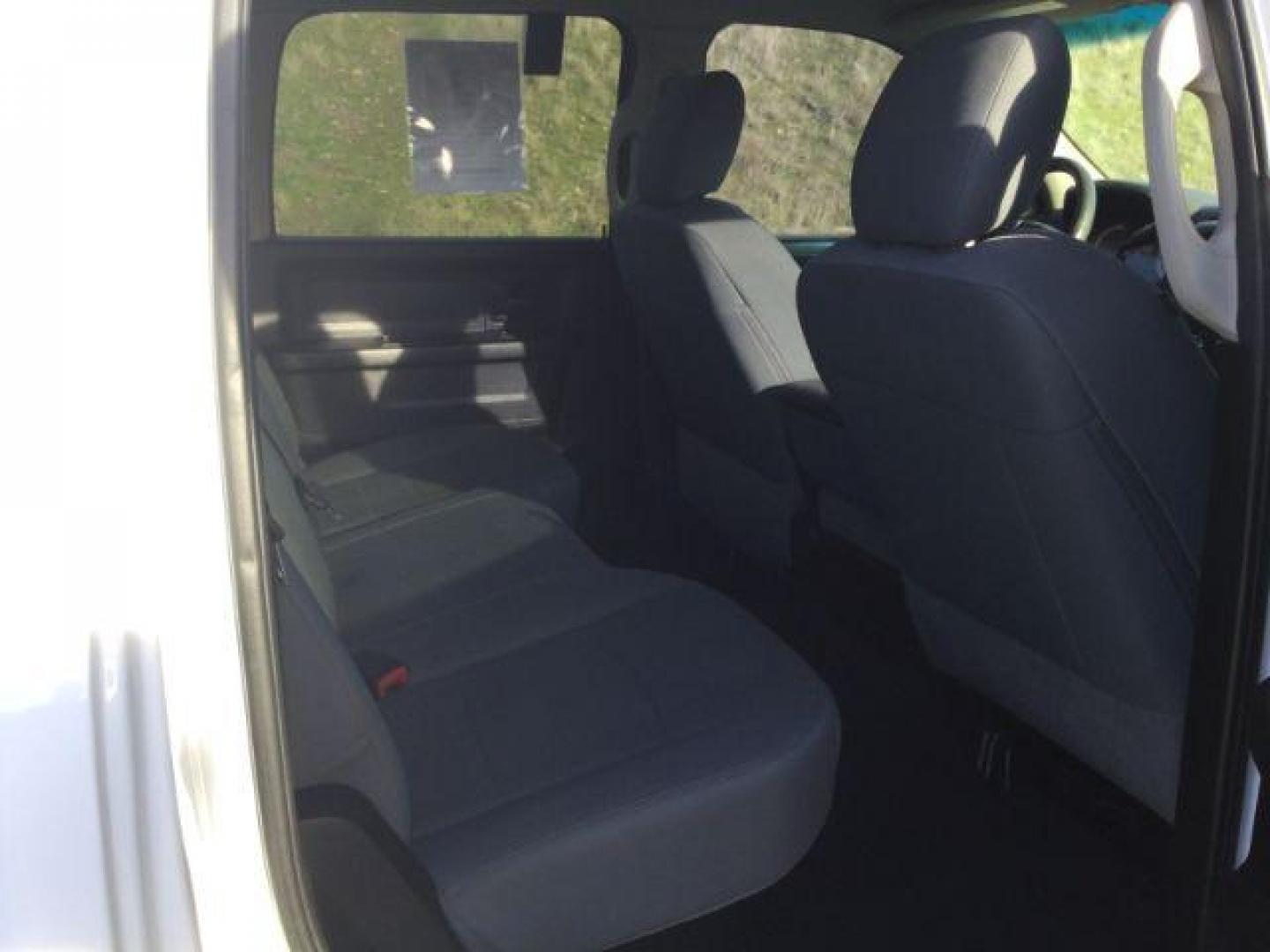 2018 Bright White Clear Coat /Black/Diesel Gray, cloth RAM 2500 Tradesman Crew Cab SWB 4WD (3C6UR5CL4JG) with an 6.7L L6 OHV 24V TURBO DIESEL engine, 6-Speed Automatic transmission, located at 1801 Main Street, Lewiston, 83501, (208) 743-9371, 46.417065, -117.004799 - Photo#19