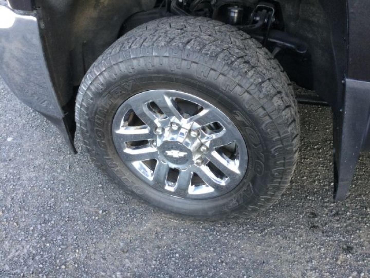 2016 Graystone Metallic /Black Leather Chevrolet Silverado 3500HD LTZ CREW CAB 4X4 (1GC4K0E85GF) with an Duramax 6.6L V-8 diesel direct injection engine, 6-Speed Automatic transmission, located at 1801 Main Street, Lewiston, 83501, (208) 743-9371, 46.417065, -117.004799- Photo#22