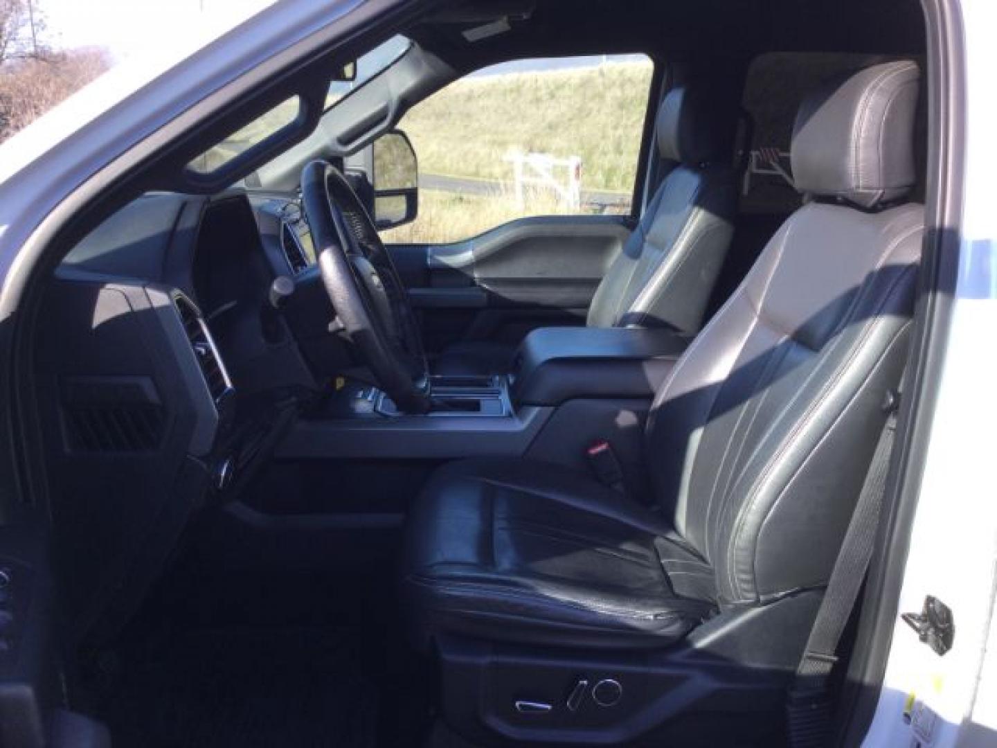 2016 Oxford White Ford F-150 XLT SuperCrew 6.5-ft. Bed 4WD (1FTFW1EGXGK) with an 3.5 V6 engine, 6-Speed Automatic transmission, located at 1801 Main Street, Lewiston, 83501, (208) 743-9371, 46.417065, -117.004799- Photo#4