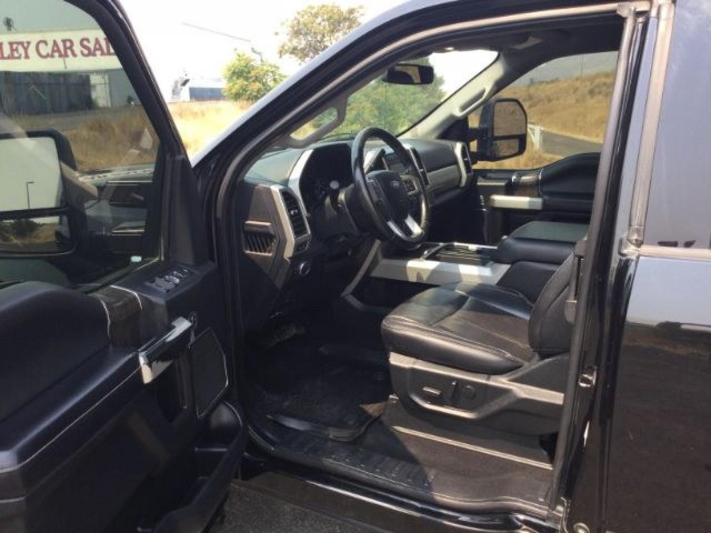 2020 Agate Black/Magnetic Metallic /Black, leather Ford F-350 SD Lariat SuperCab 4WD (1FT8X3BT4LE) with an 6.7L V8 OHV 16V DIESEL engine, 6-Speed Automatic transmission, located at 1801 Main Street, Lewiston, 83501, (208) 743-9371, 46.417065, -117.004799- Photo#4