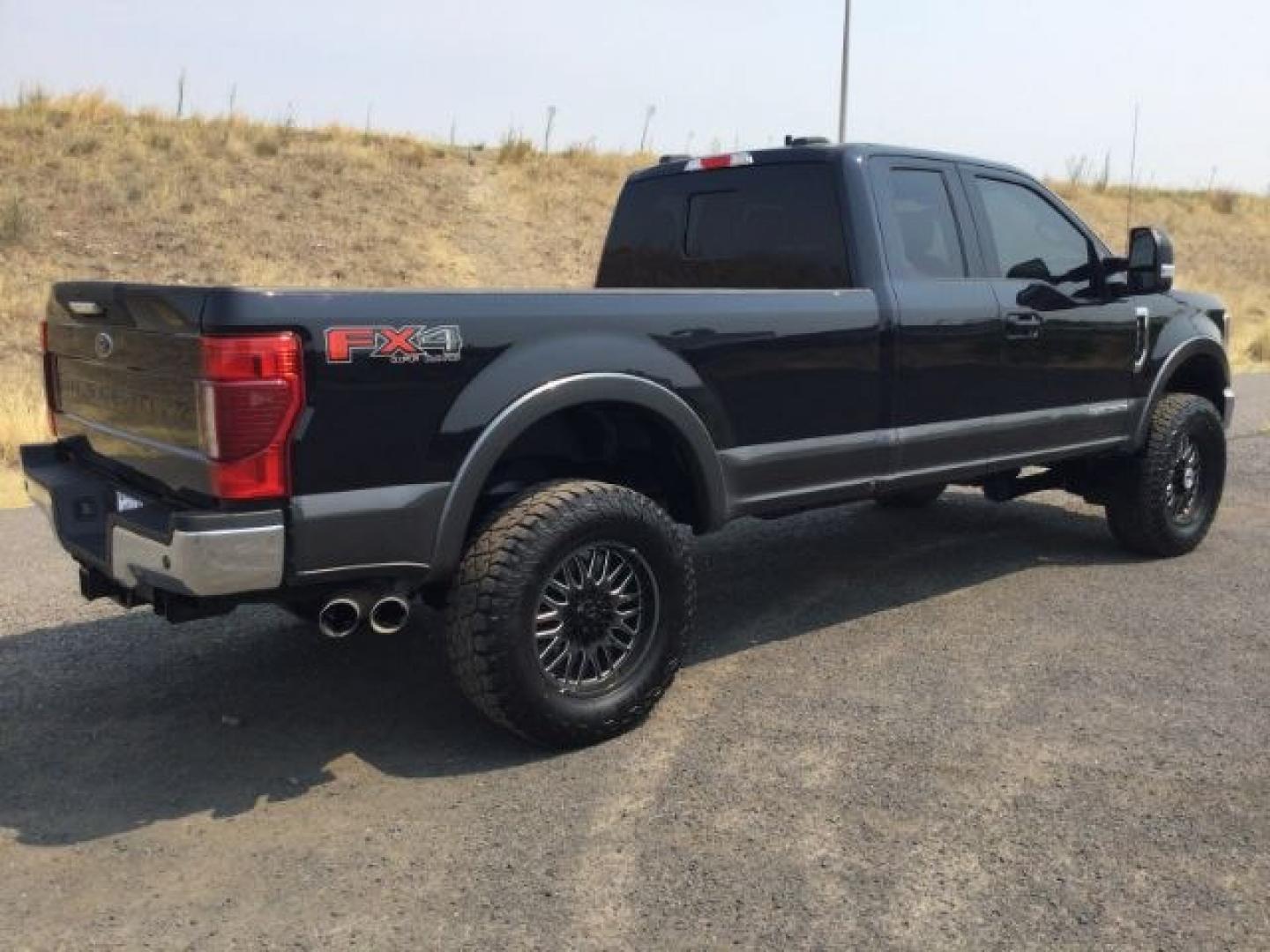 2020 Agate Black/Magnetic Metallic /Black, leather Ford F-350 SD Lariat SuperCab 4WD (1FT8X3BT4LE) with an 6.7L V8 OHV 16V DIESEL engine, 6-Speed Automatic transmission, located at 1801 Main Street, Lewiston, 83501, (208) 743-9371, 46.417065, -117.004799- Photo#17