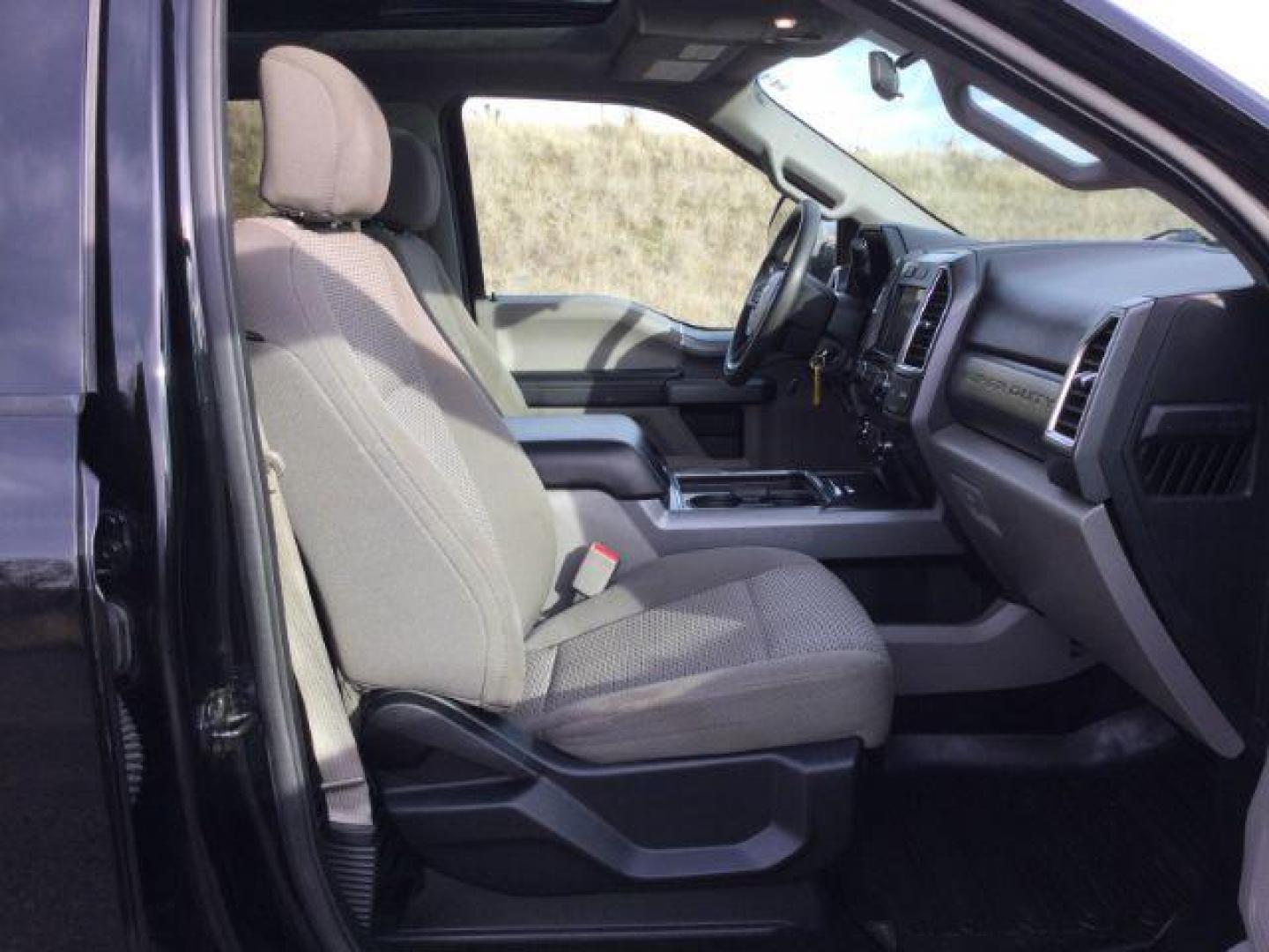 2017 Shadow Black /Medium Earth Gray Ford F-350 SD XLT Crew Cab 4WD (1FT8W3BT2HE) with an 6.7L V8 OHV 16V DIESEL engine, 6-Speed Automatic transmission, located at 1801 Main Street, Lewiston, 83501, (208) 743-9371, 46.417065, -117.004799 - Photo#15