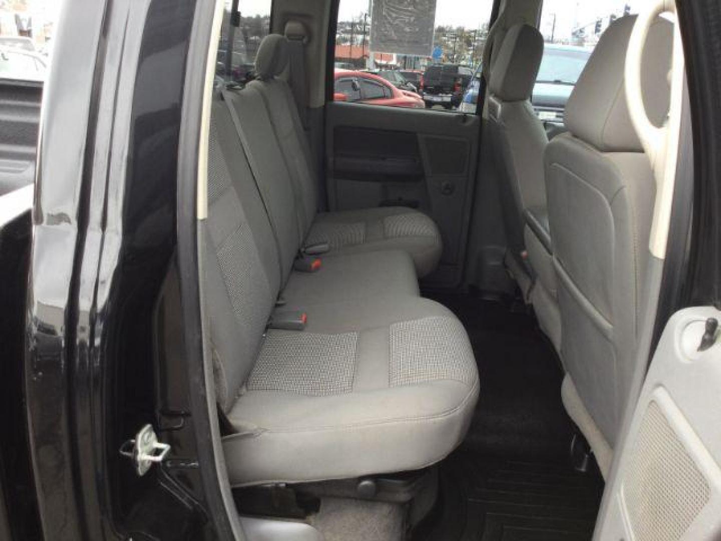 2008 BLACK /GRAY CLOTH DODGE 2500 QUAD CAB Quad Cab SLT (3D7KS28A28G) with an 6.7L I6 T-Diesel engine, 6-Speed Manual Transmission transmission, located at 1801 Main Street, Lewiston, 83501, (208) 743-9371, 46.417065, -117.004799 - Photo#16